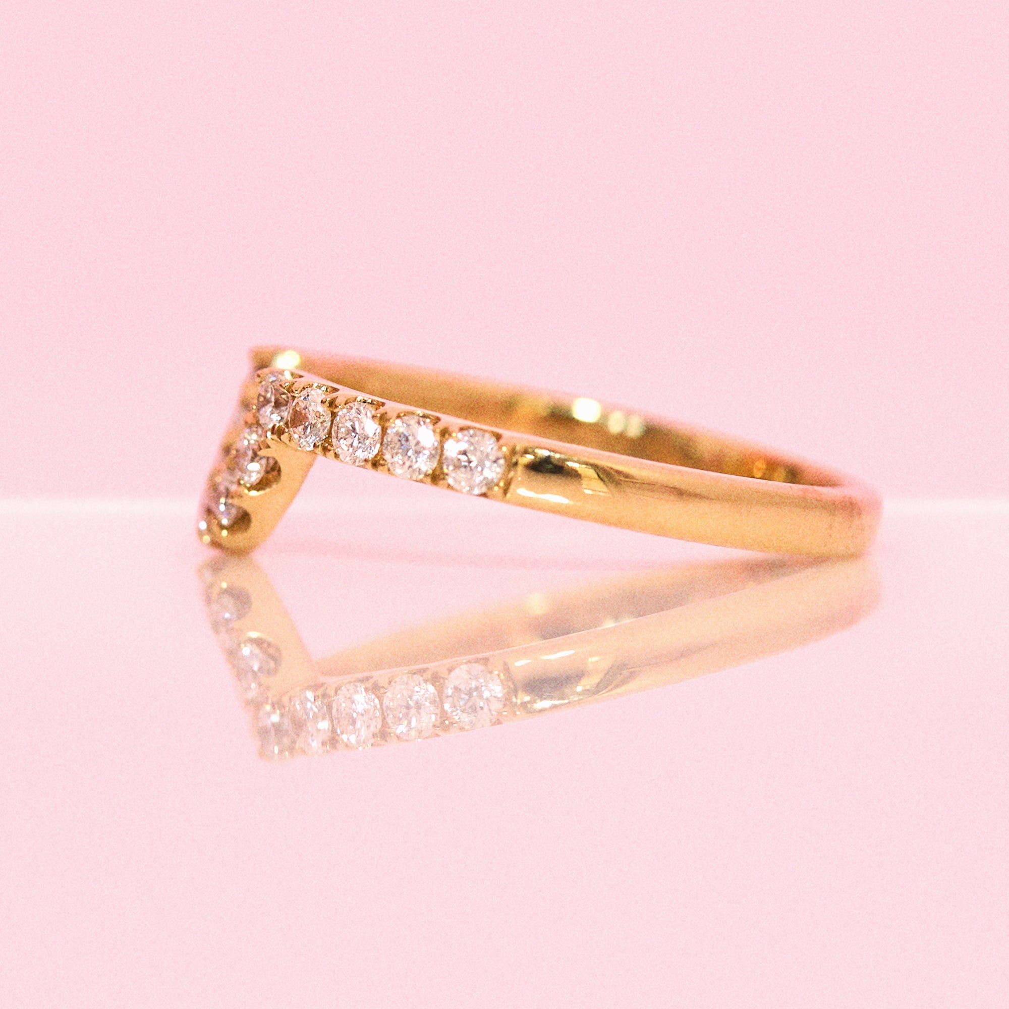 18ct gold curved half-eternity 0.47ct diamond ring