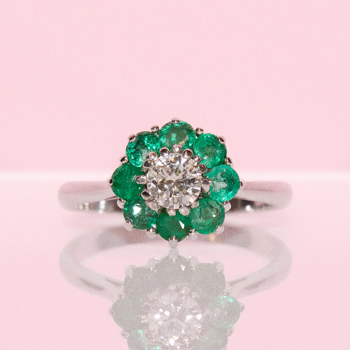Vintage 18ct white gold emerald and diamond cluster ring