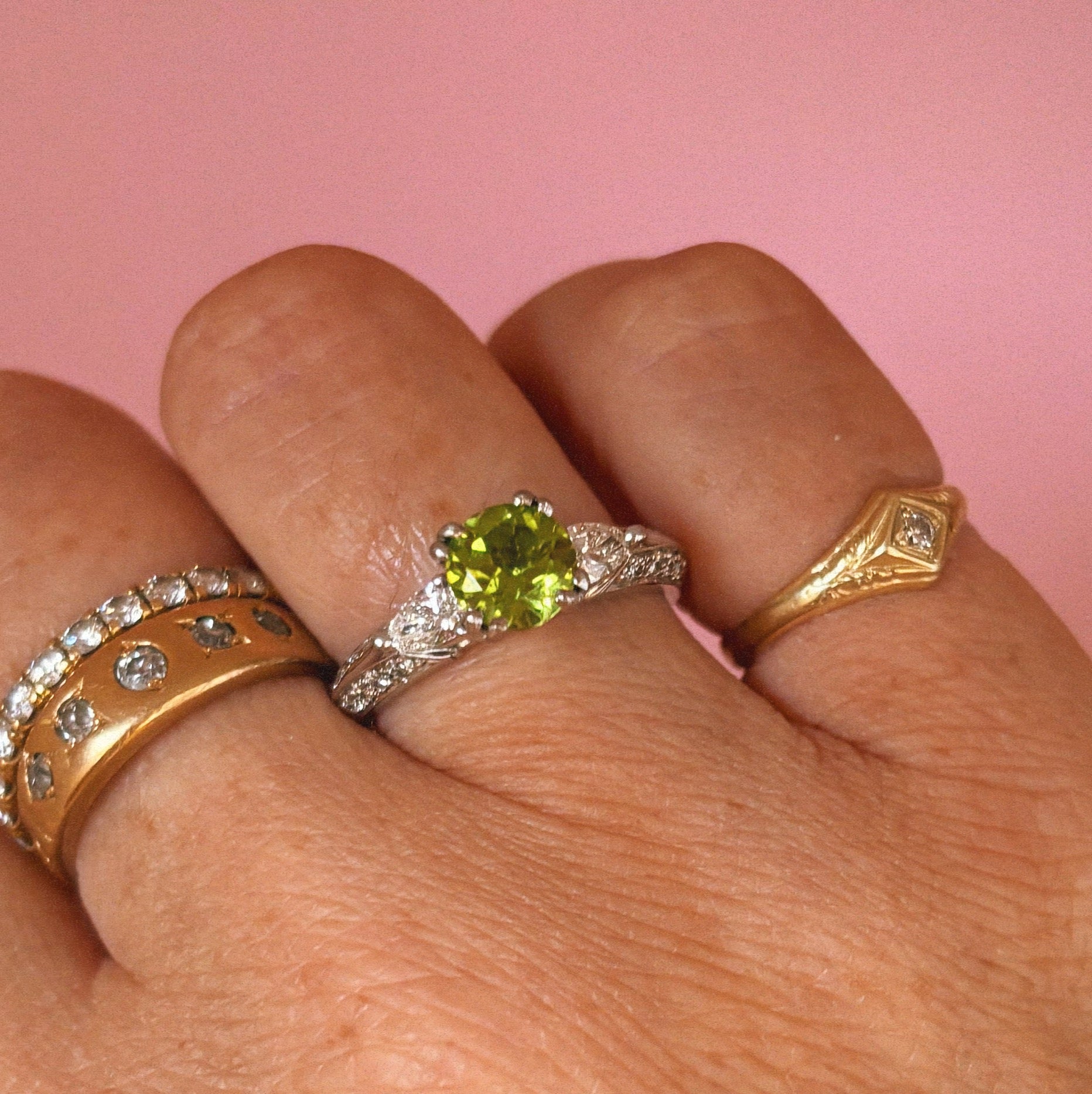 18ct white gold peridot and pear diamond ring