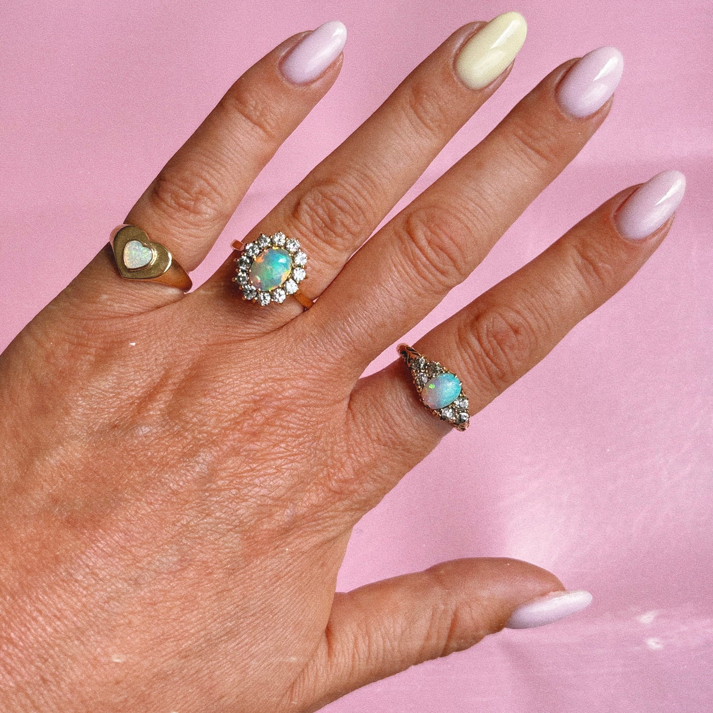 9ct gold heart-shaped opal vintage signet ring