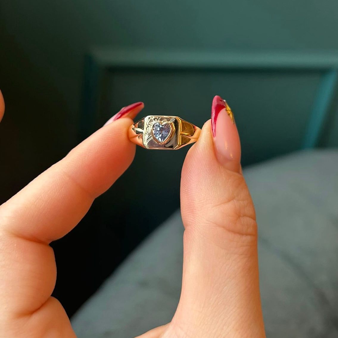 9ct gold heart shaped sapphire signet ring