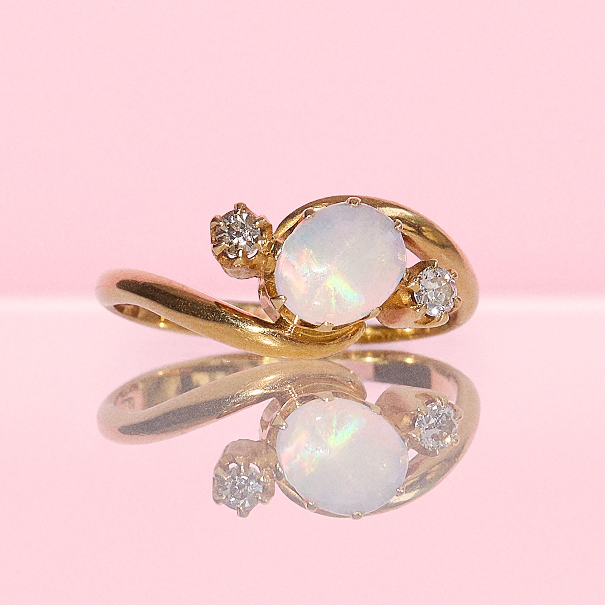 18ct gold round opal and diamond ring