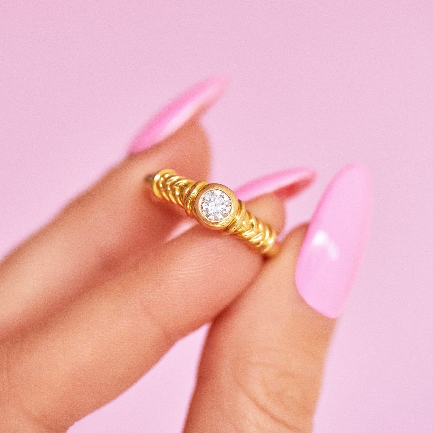 18ct gold bezel set diamond ring