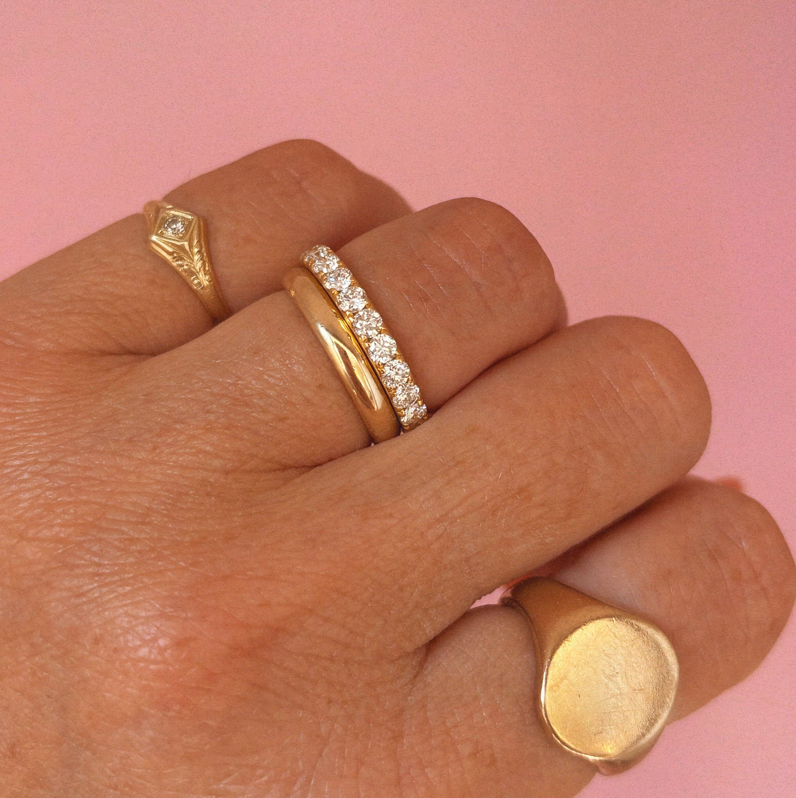 9ct gold 3mm curved band