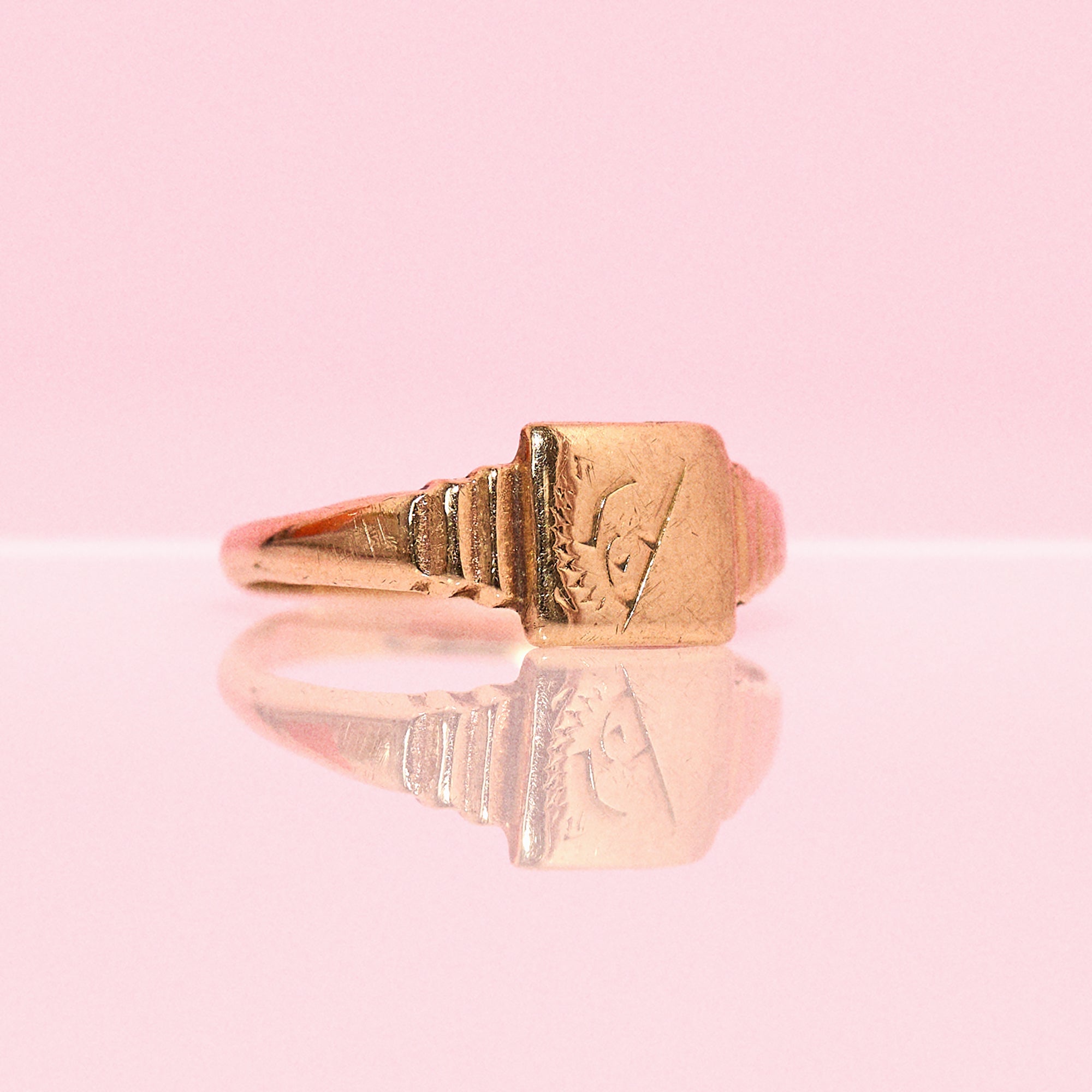 9ct gold signet ring from 1978