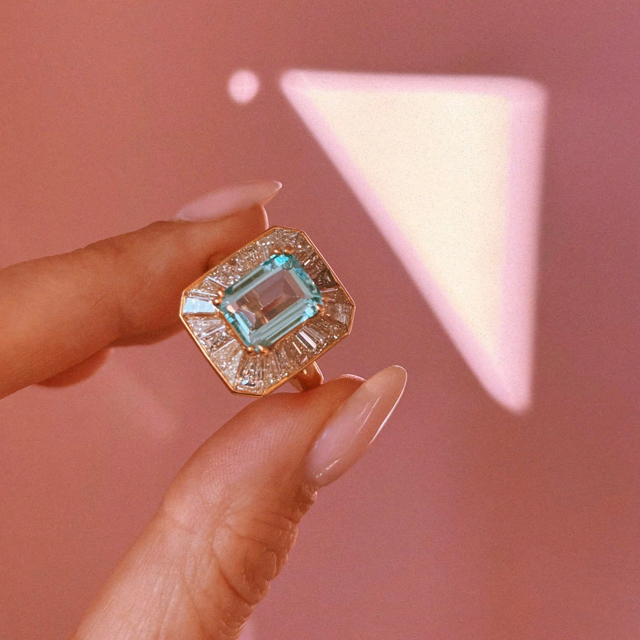 18ct gold 3.30ct aquamarine and baguette diamond cluster ring