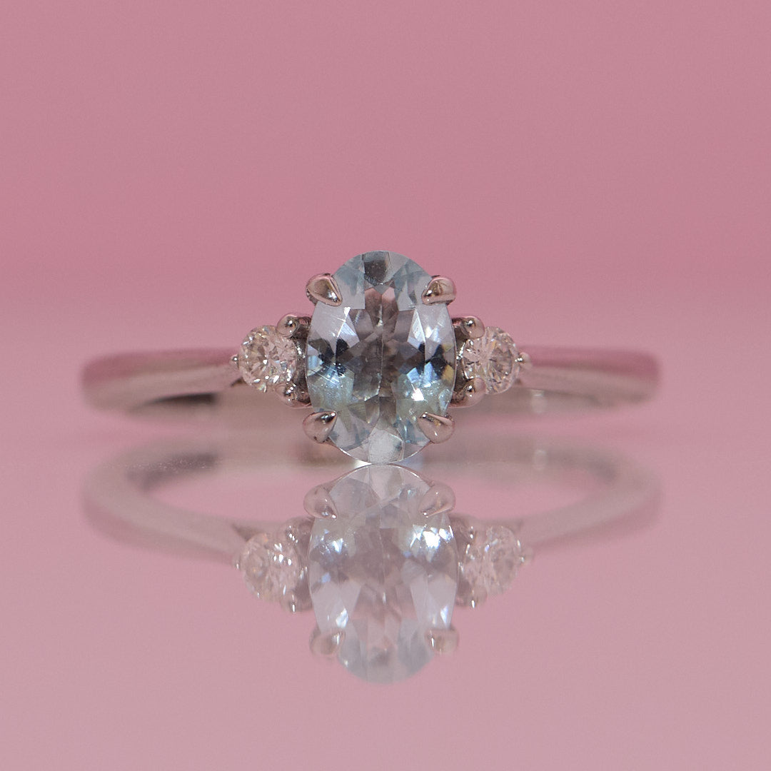 9ct white gold 0.72ct aquamarine and 0.10ct diamond ring