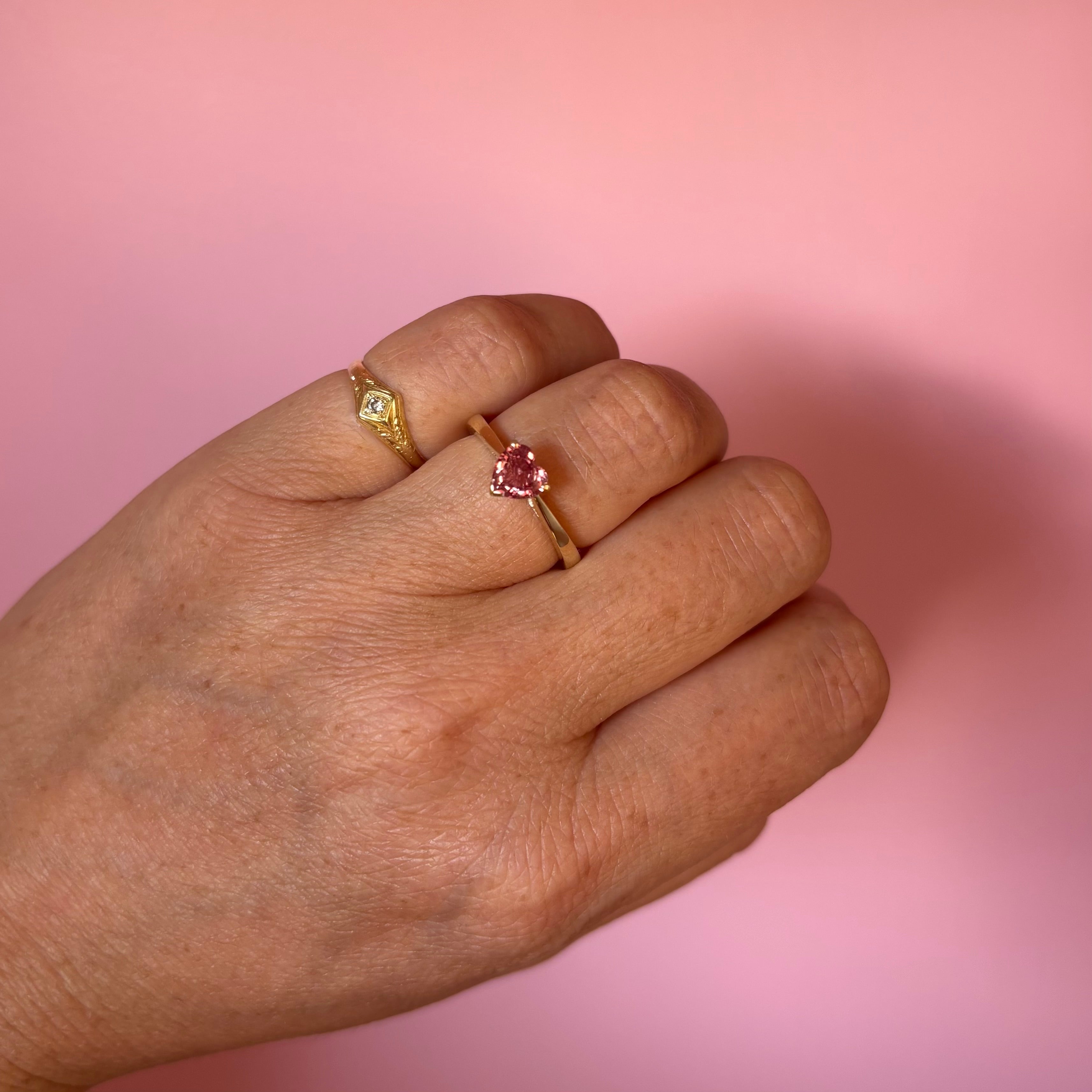 9ct gold heart shaped pink sapphire ring