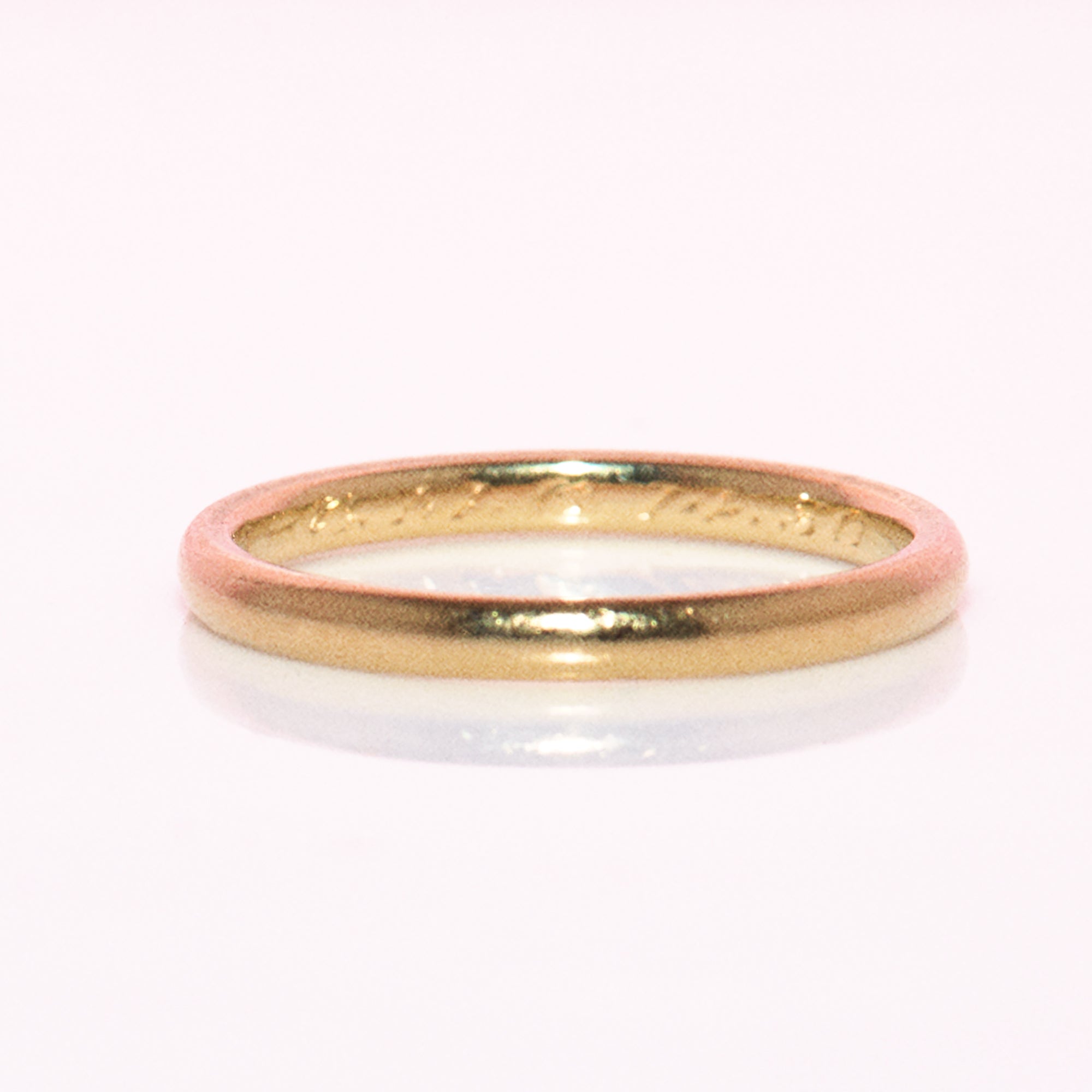 Vintage 18ct gold 2mm band
