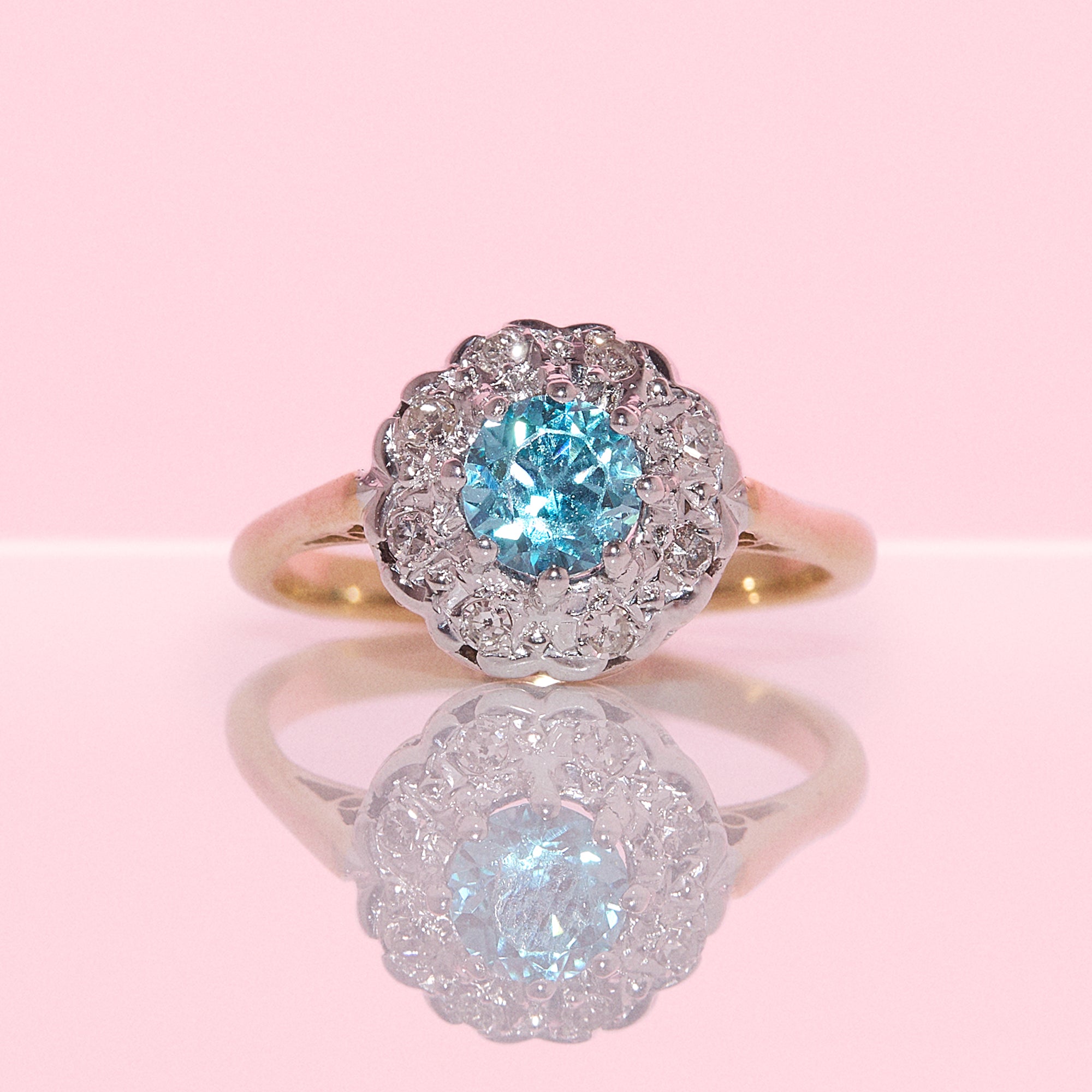 18ct gold zircon and diamond cluster ring