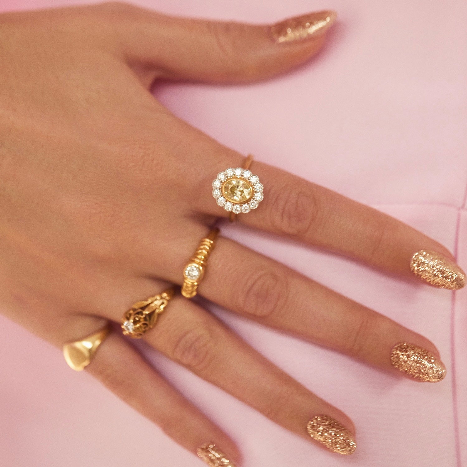 18ct gold carved diamond solitaire ring