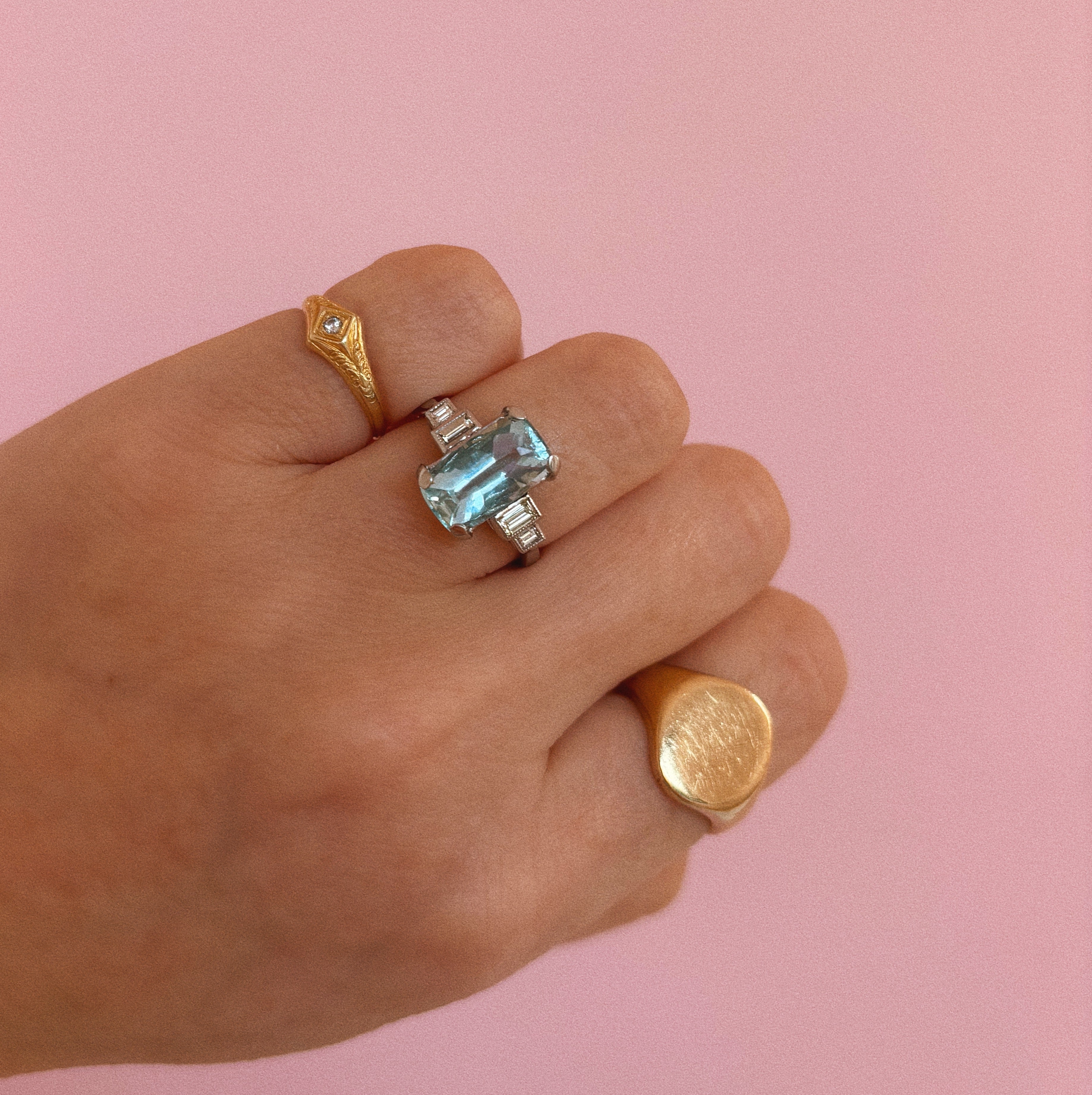 18ct white gold 3.0ct aquamarine and 0.30ct diamond ring