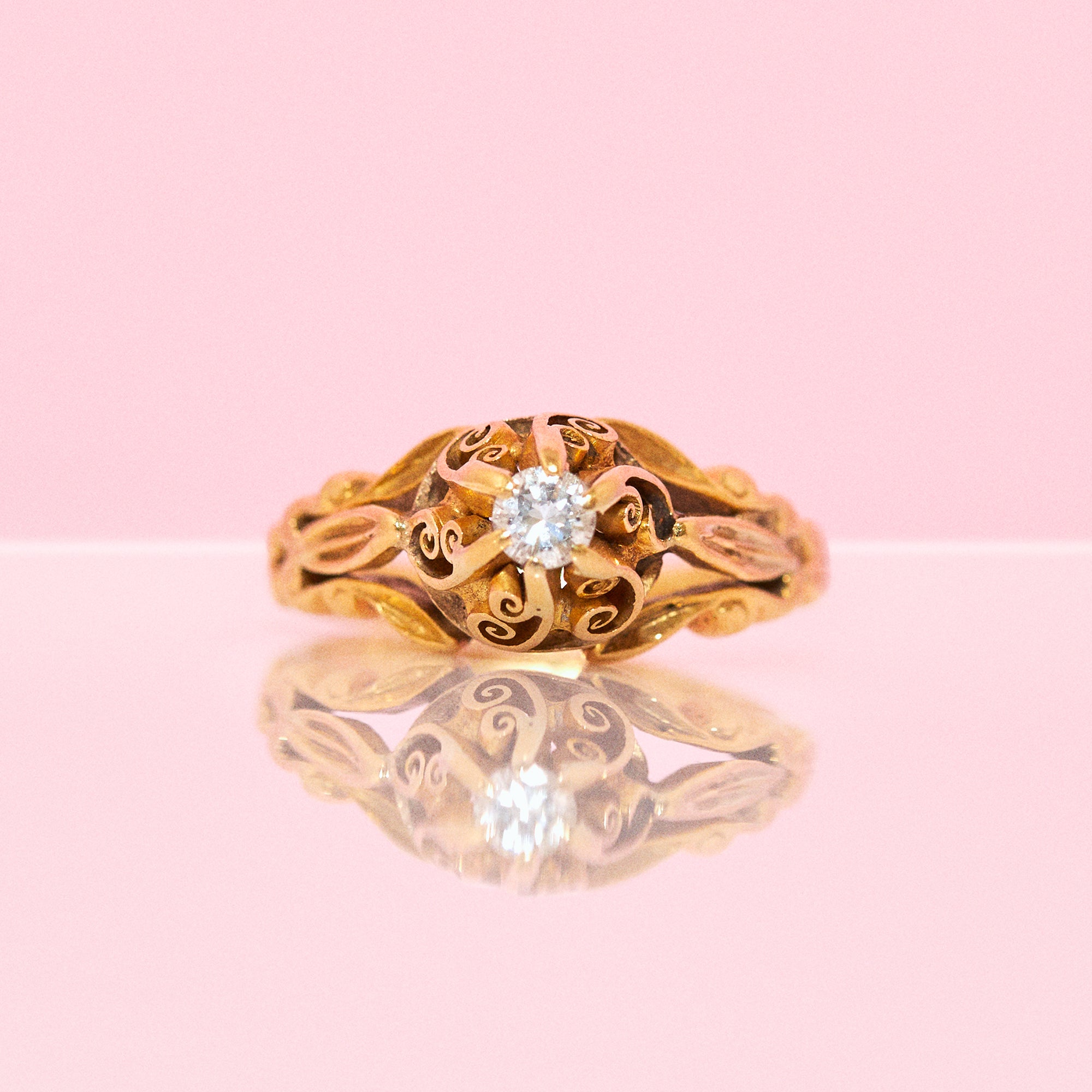 18ct gold carved diamond ring