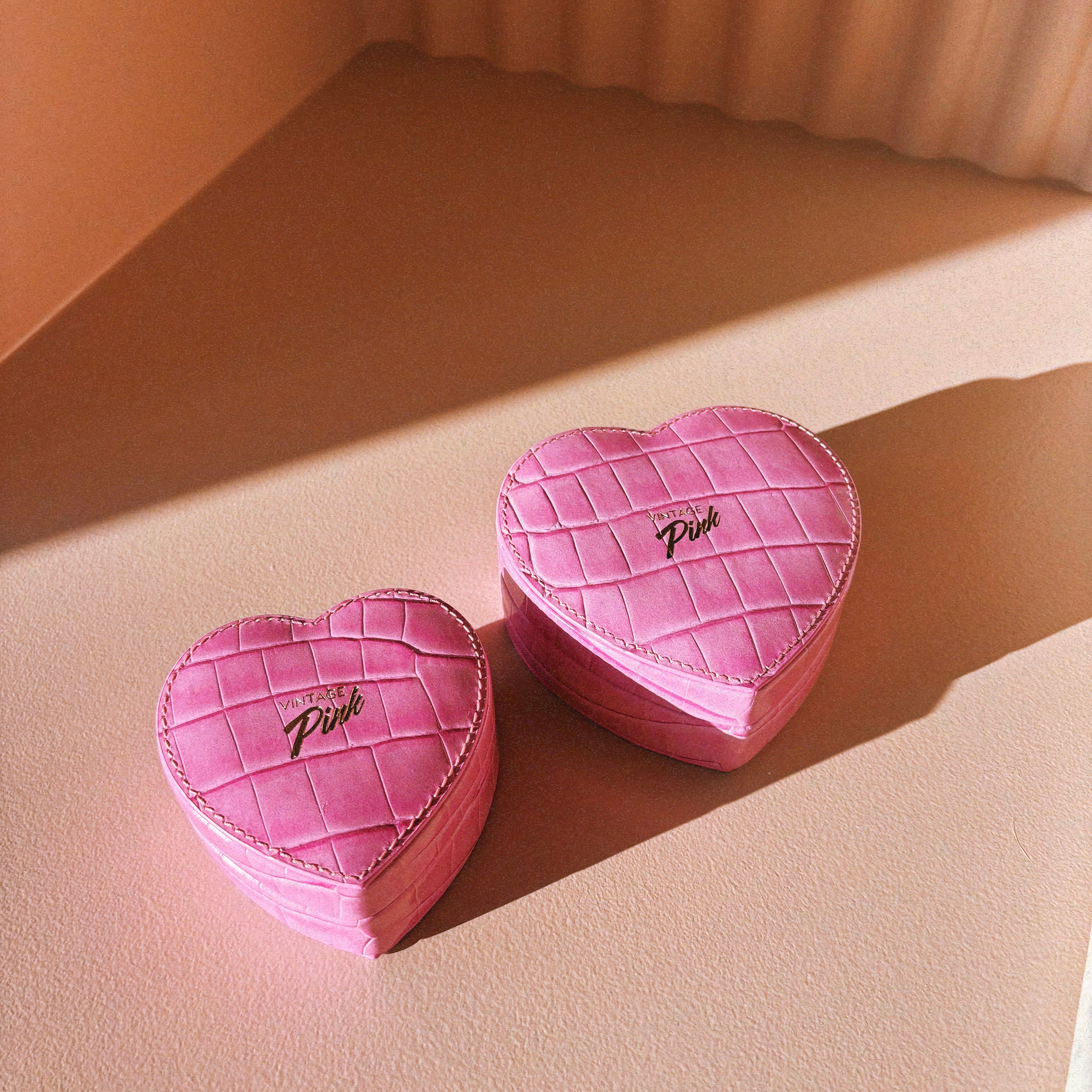 Heart-shaped pink faux croc and red velvet jewellery box (large)