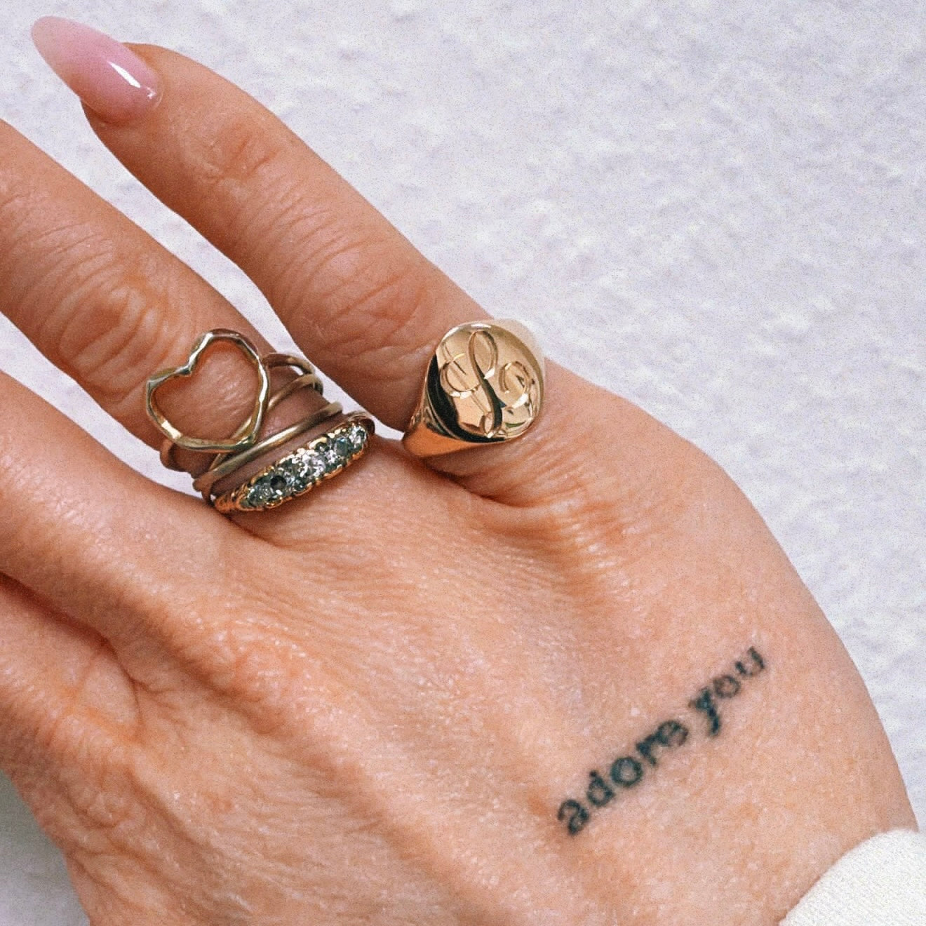 9ct gold oval vintage signet ring (suitable for engraving)