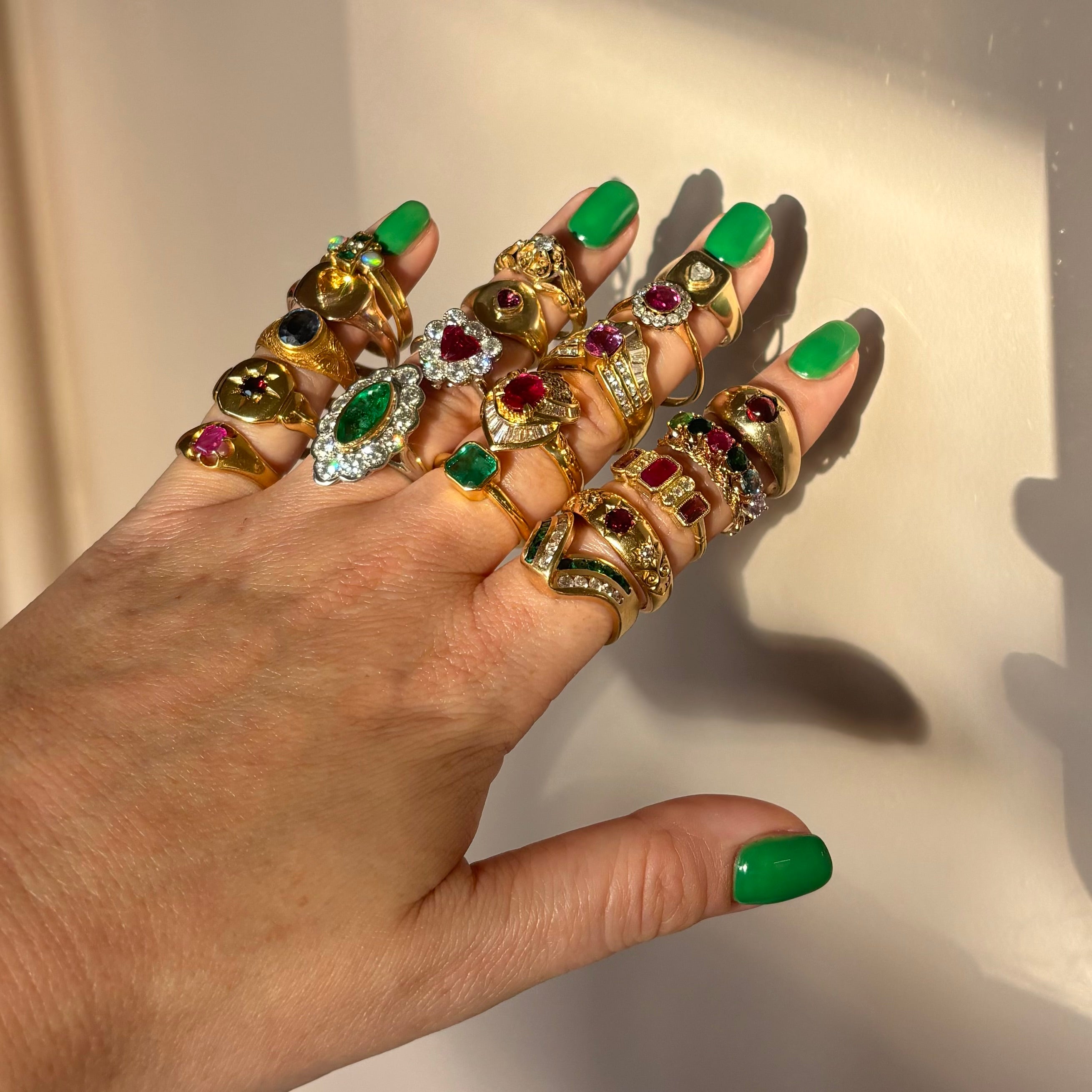 14ct gold emerald and diamond wishbone ring