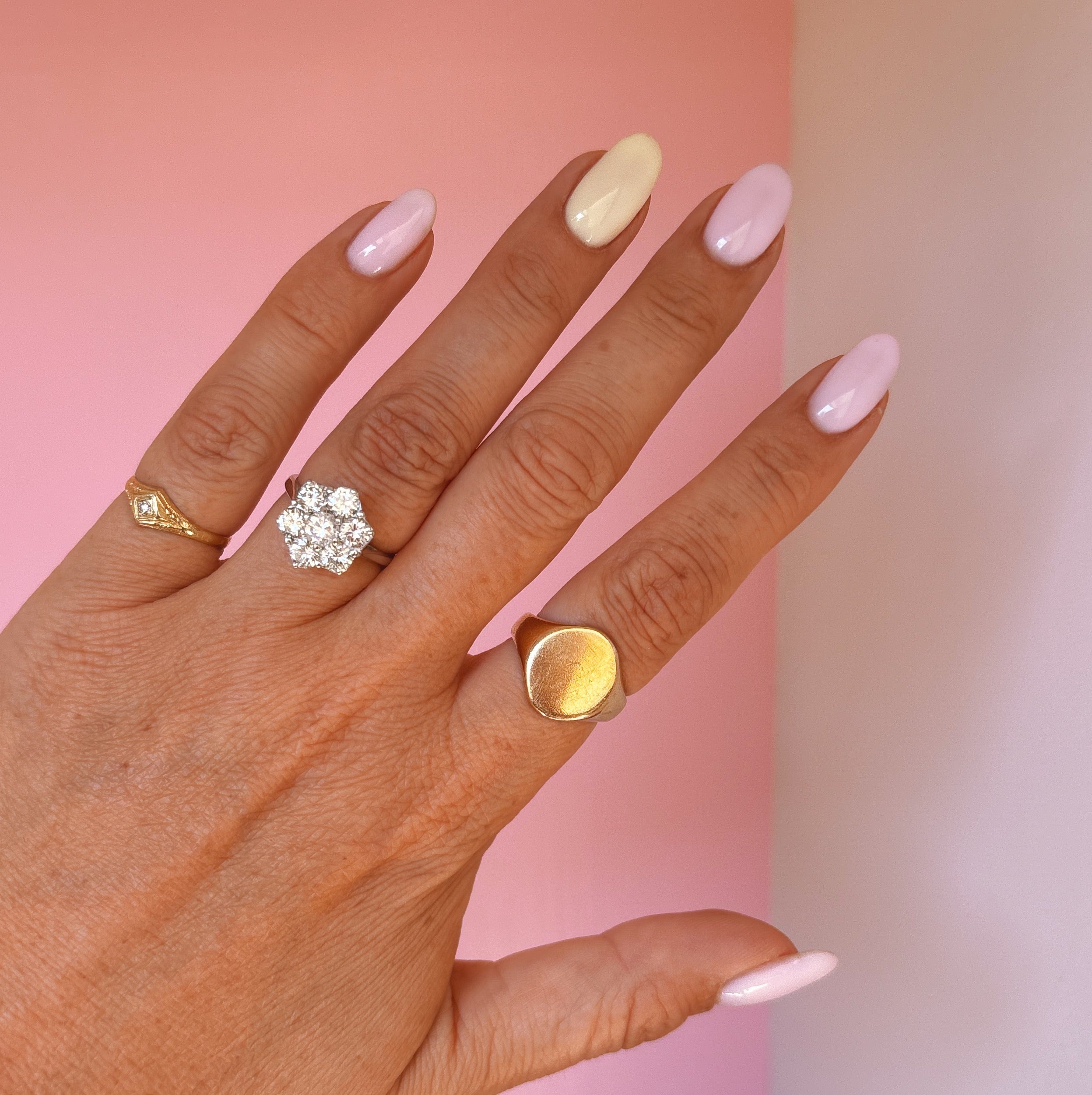 18ct white gold 1.90ct diamond flower ring