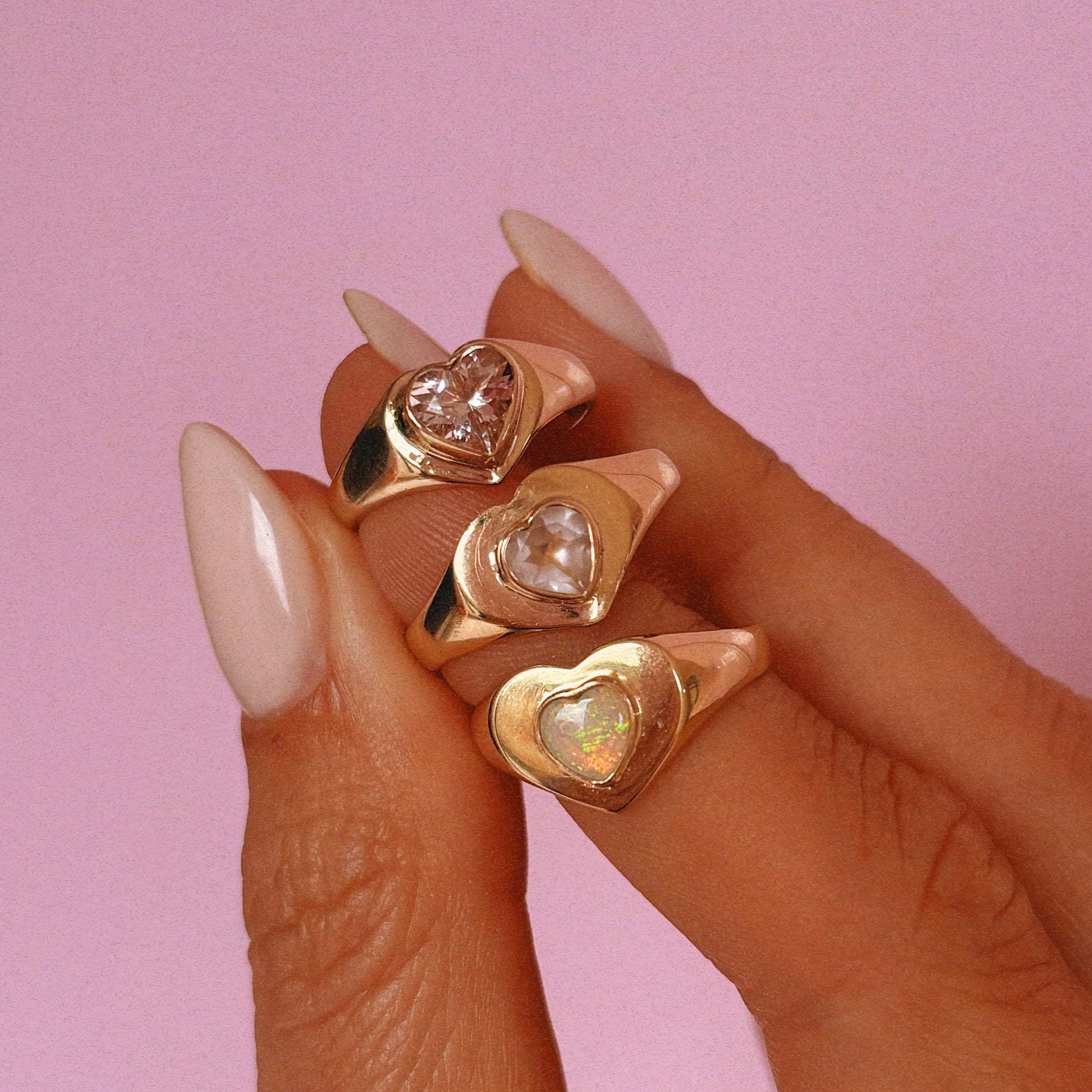 9ct gold heart-shaped opal vintage signet ring