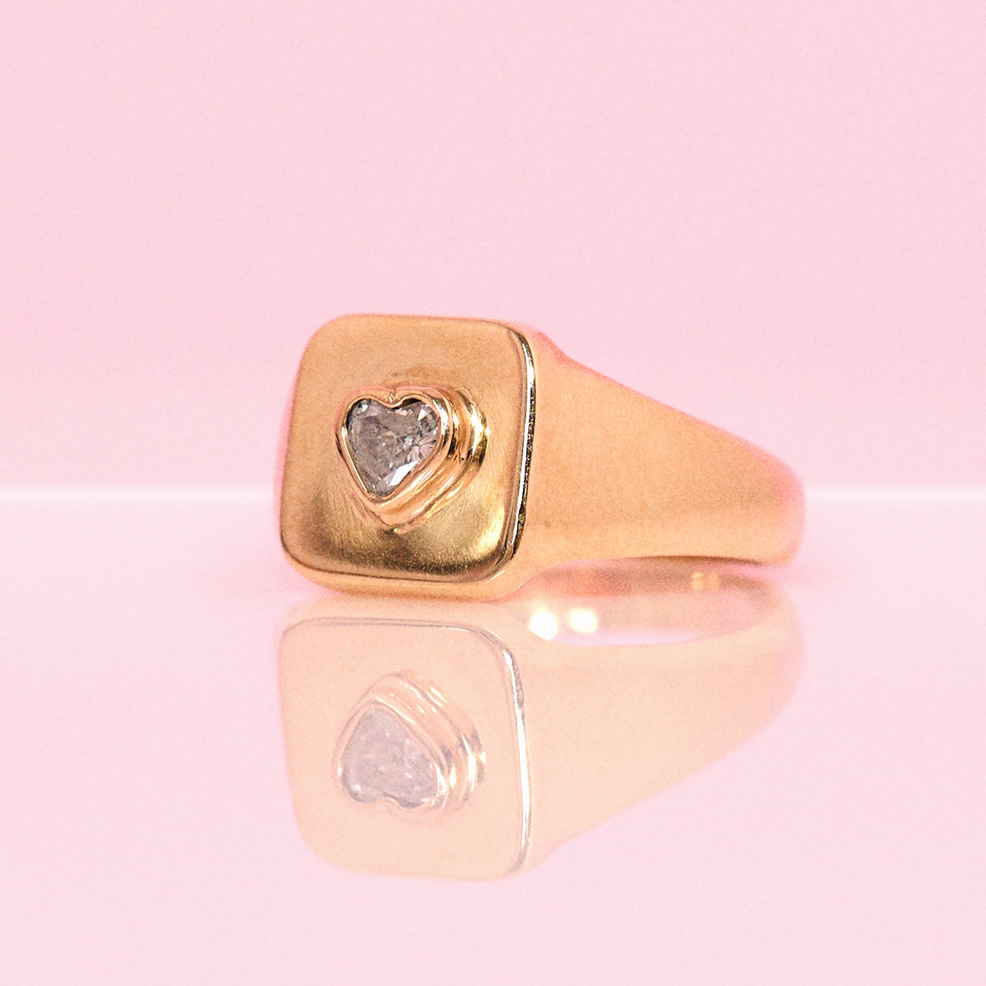 9ct gold 0.31ct heart-shaped diamond vintage square signet ring