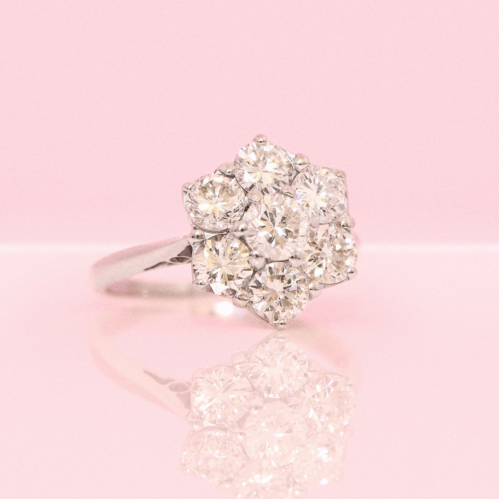 18ct white gold 1.90ct diamond flower ring