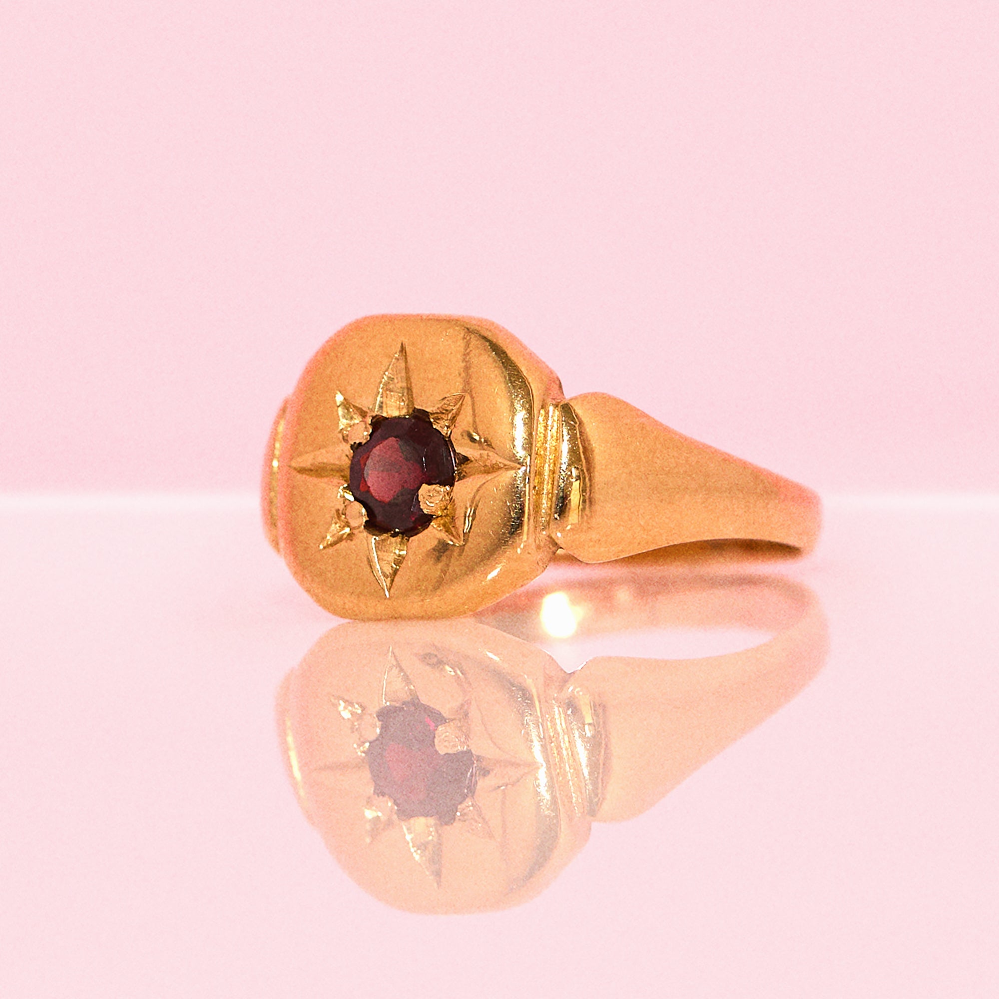 18ct gold starburst ruby ring