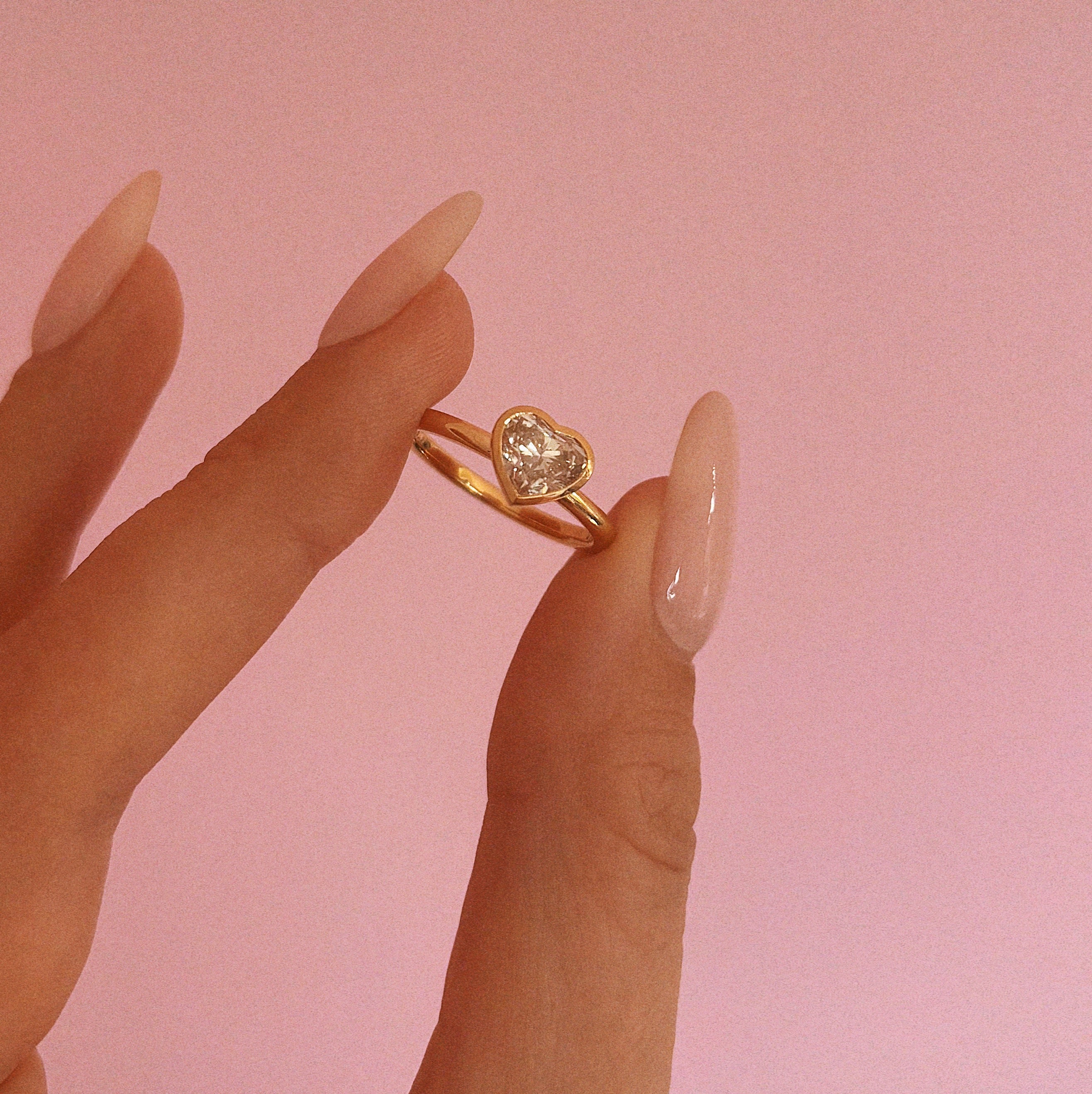 18ct gold bezel set 1.07ct heart-shaped diamond ring