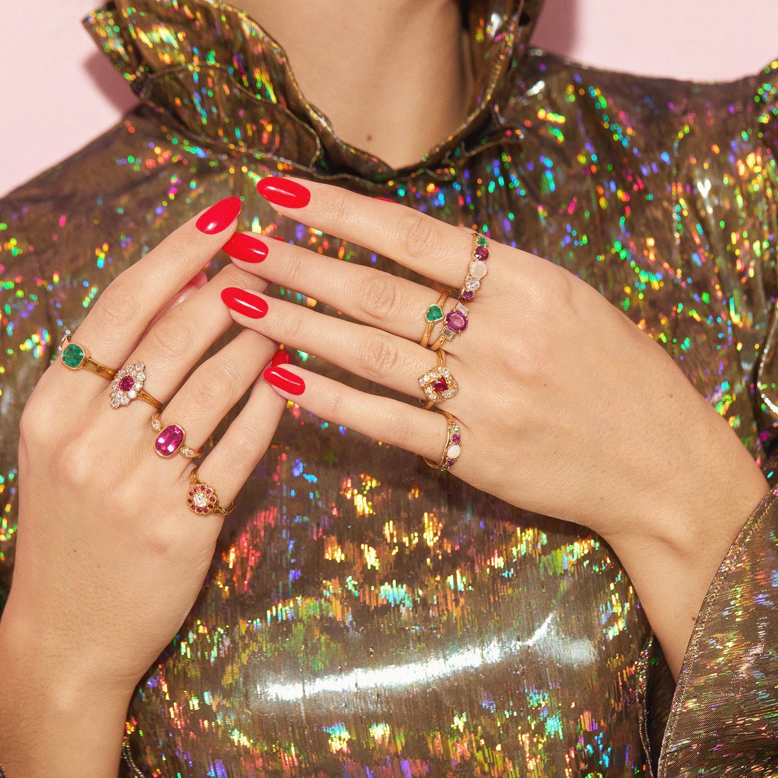 18ct gold ring set with a ruby and a diamonds