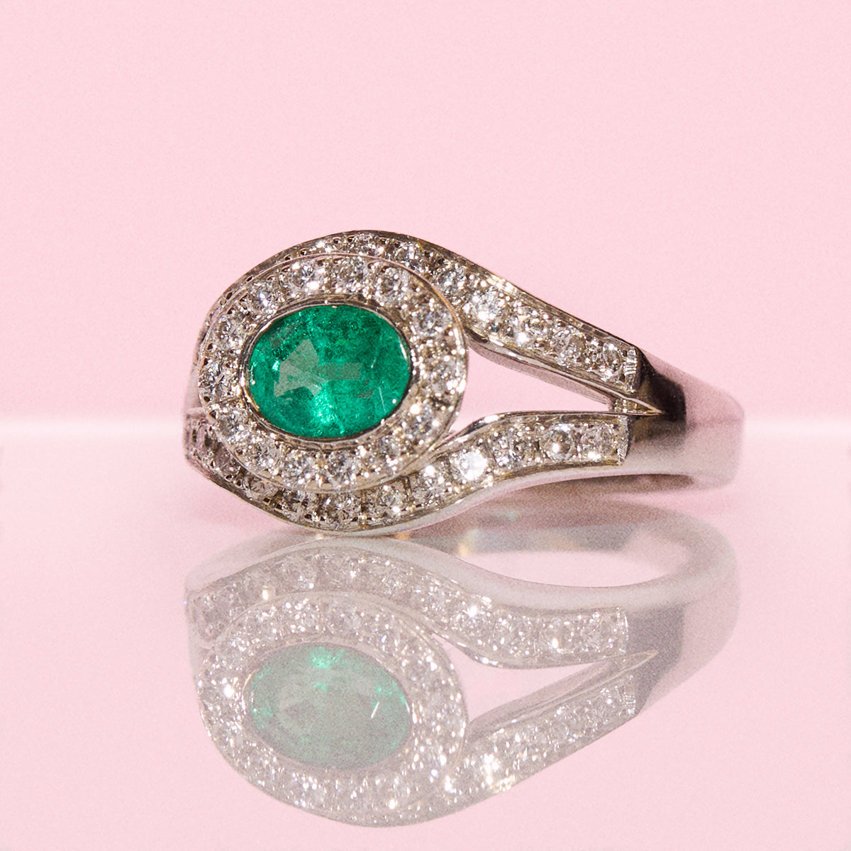 Vintage 18ct white gold emerald and diamond ring