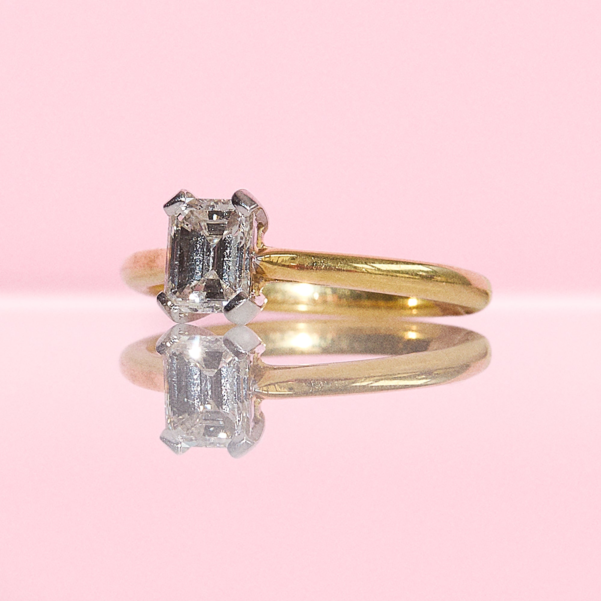 18ct gold 1.0ct emerald cut diamond solitaire ring