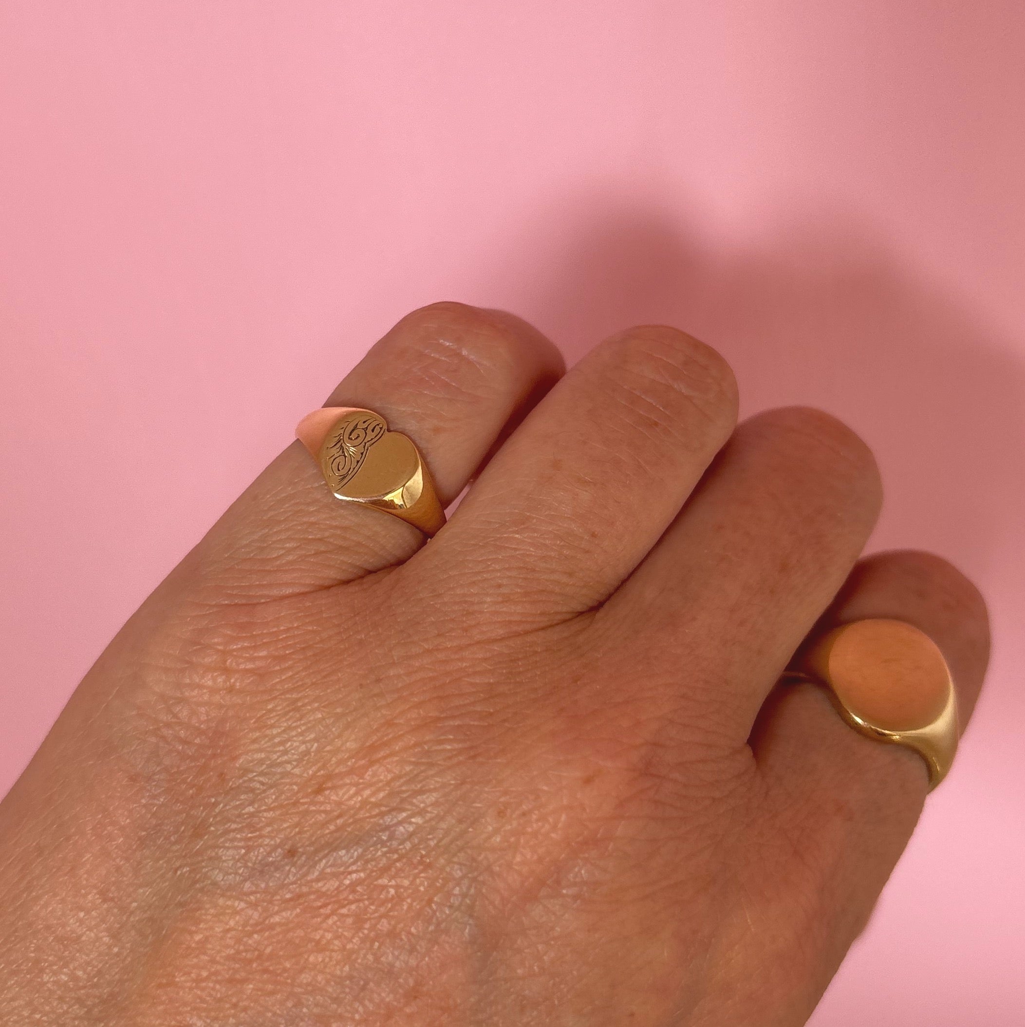 9ct gold heart shaped signet ring from 1970