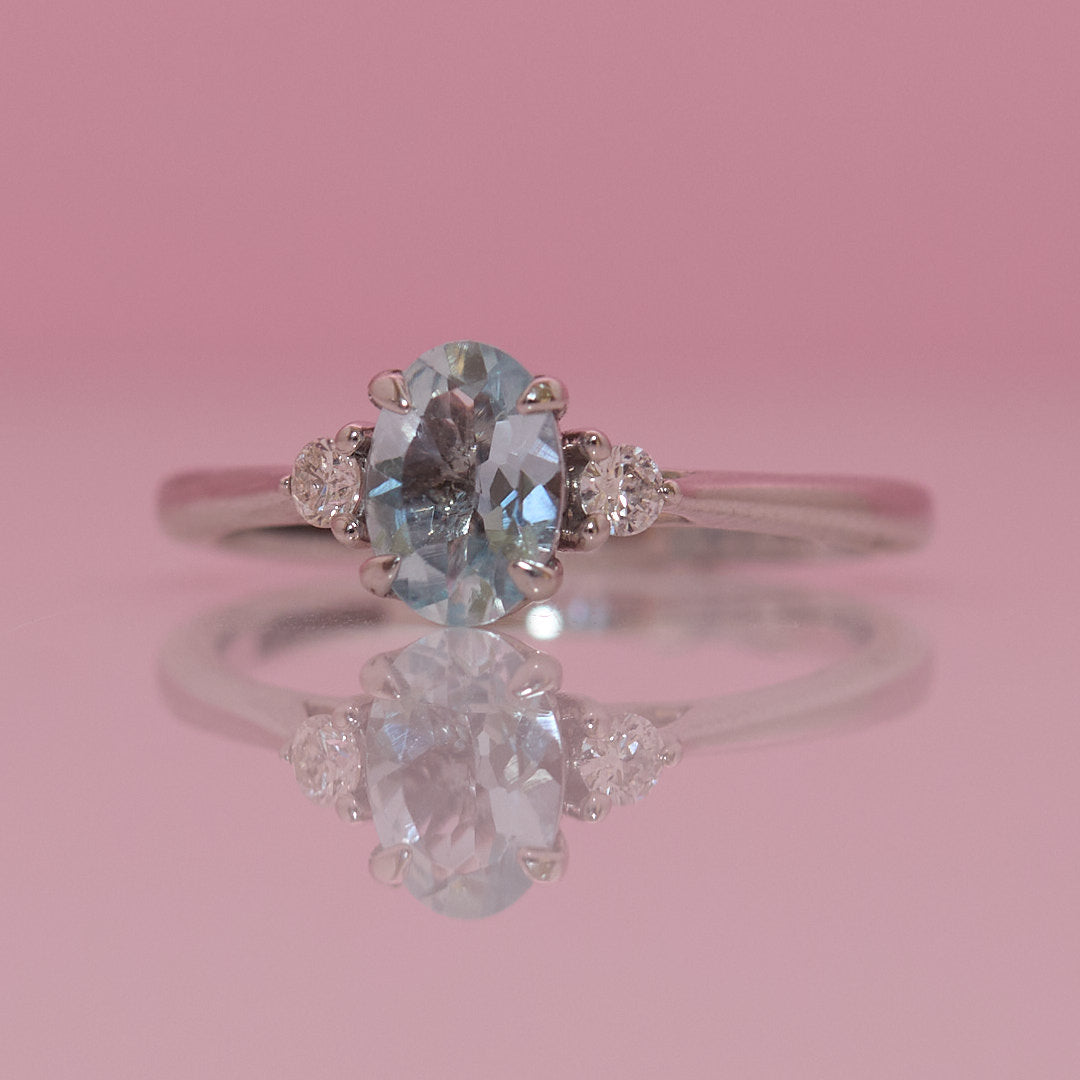 9ct white gold 0.72ct aquamarine and 0.10ct diamond ring