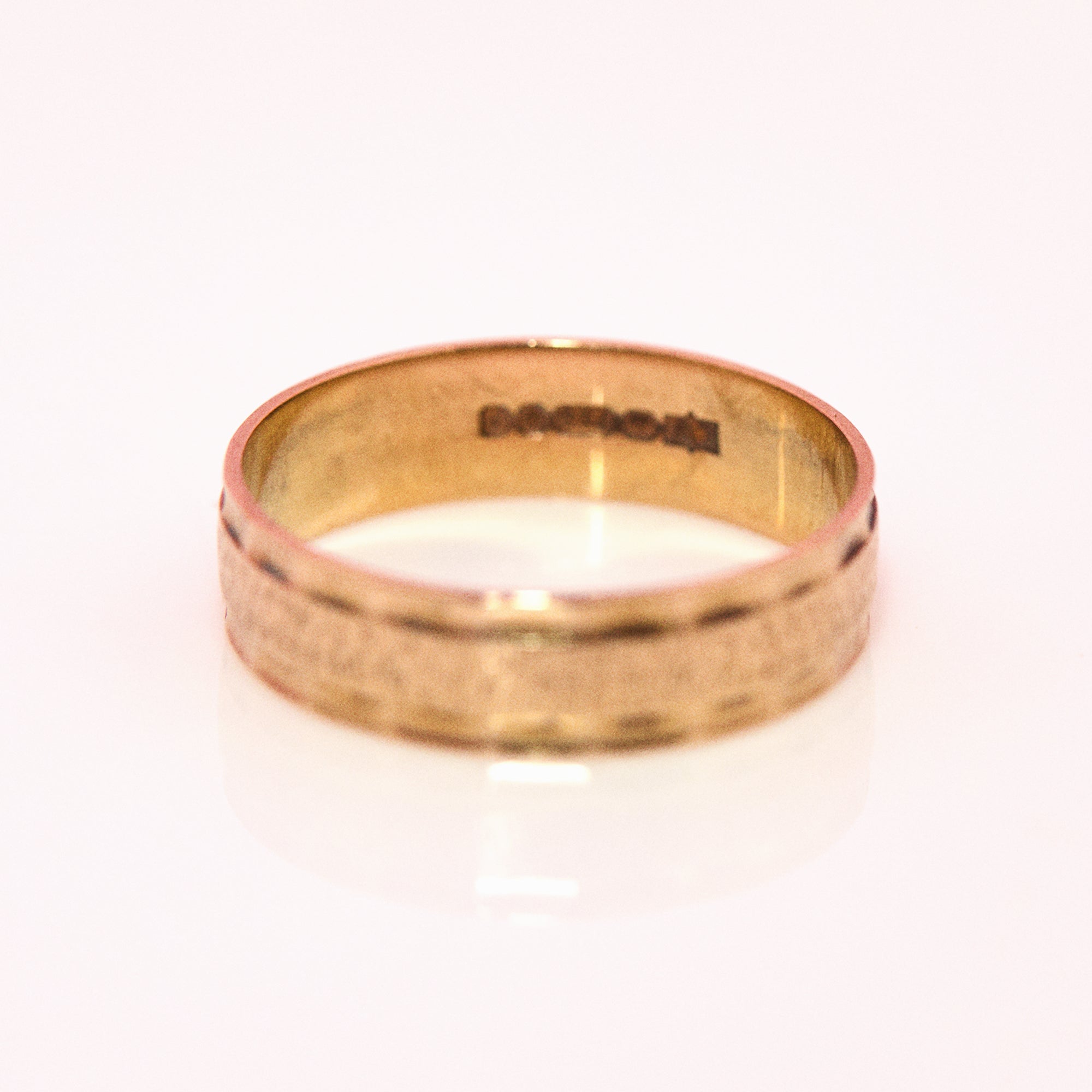 18ct gold patterned band from 1989