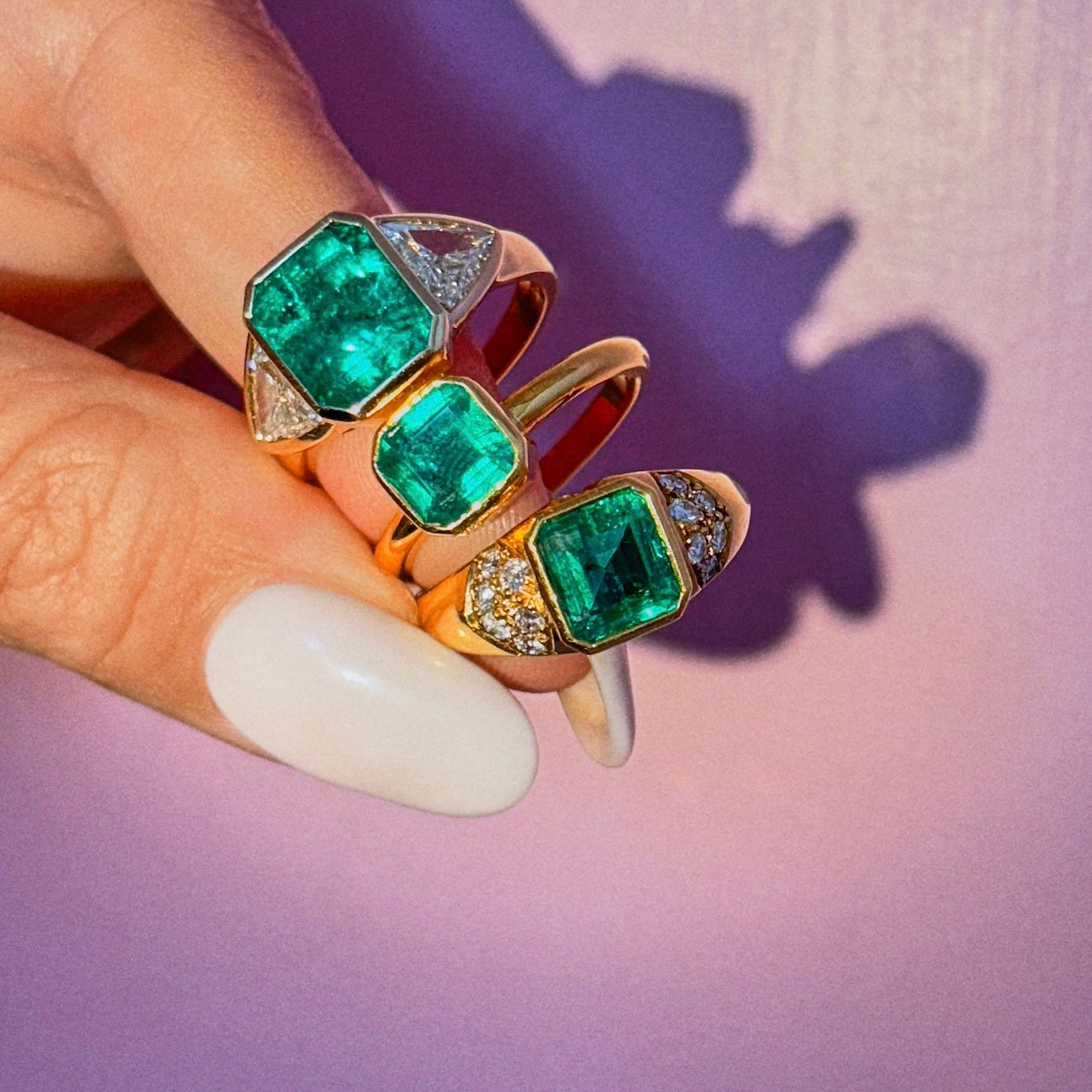 18ct gold 3.0ct Columbian Octagonal-cut emerald and 1.0ct diamond bezel set ring