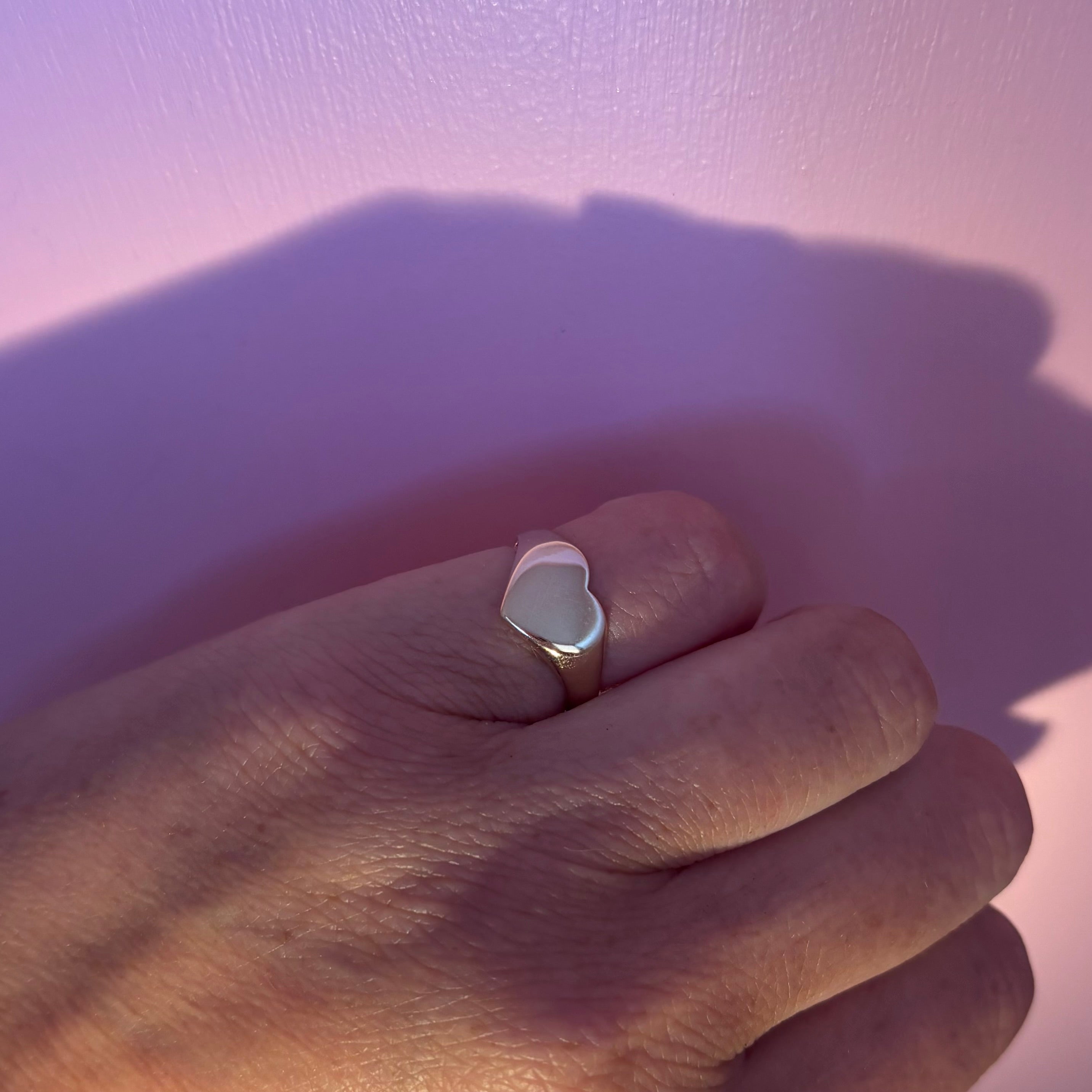 9ct gold heart shaped signet ring