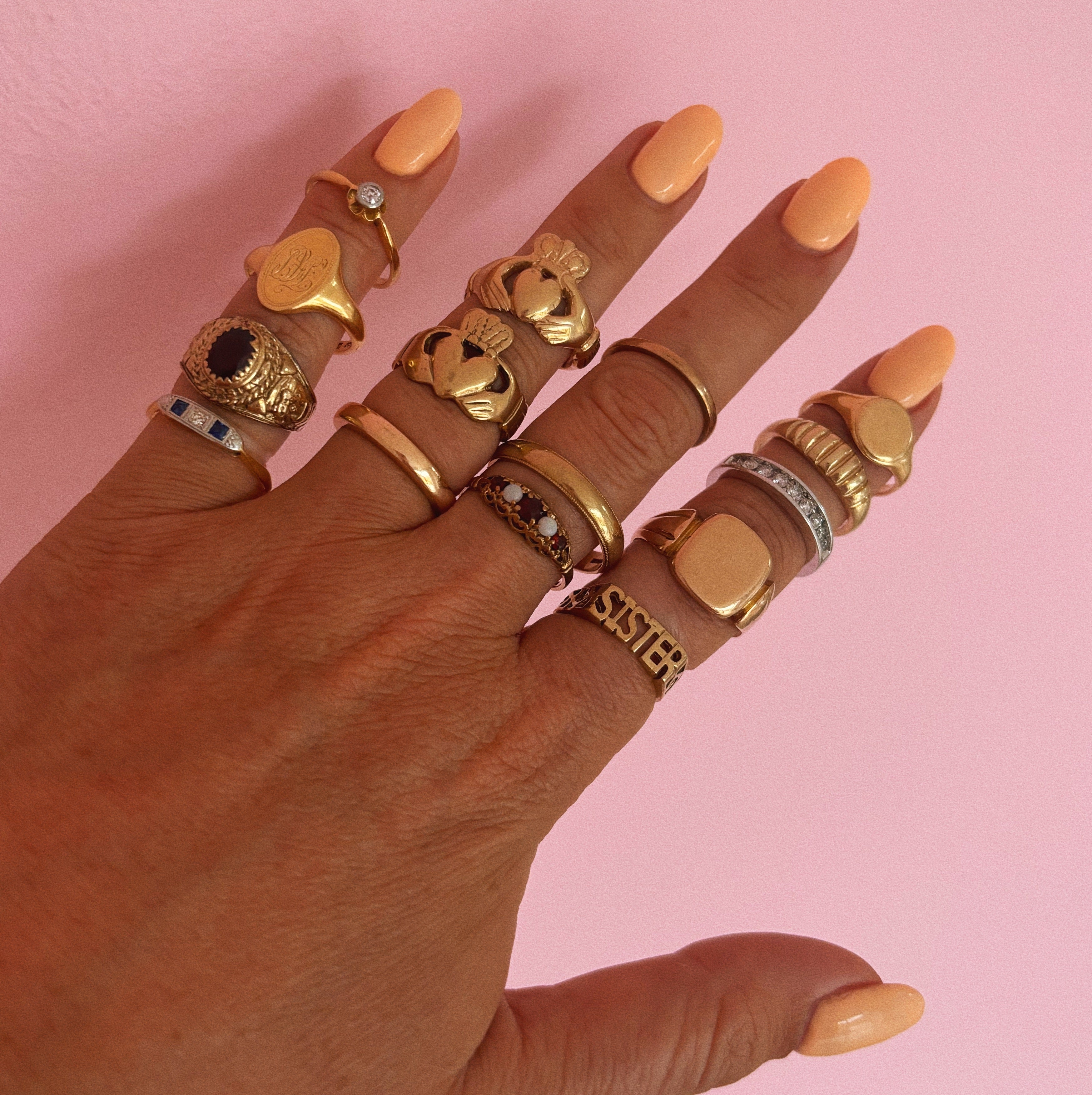 18ct gold tanzanite oval signet ring