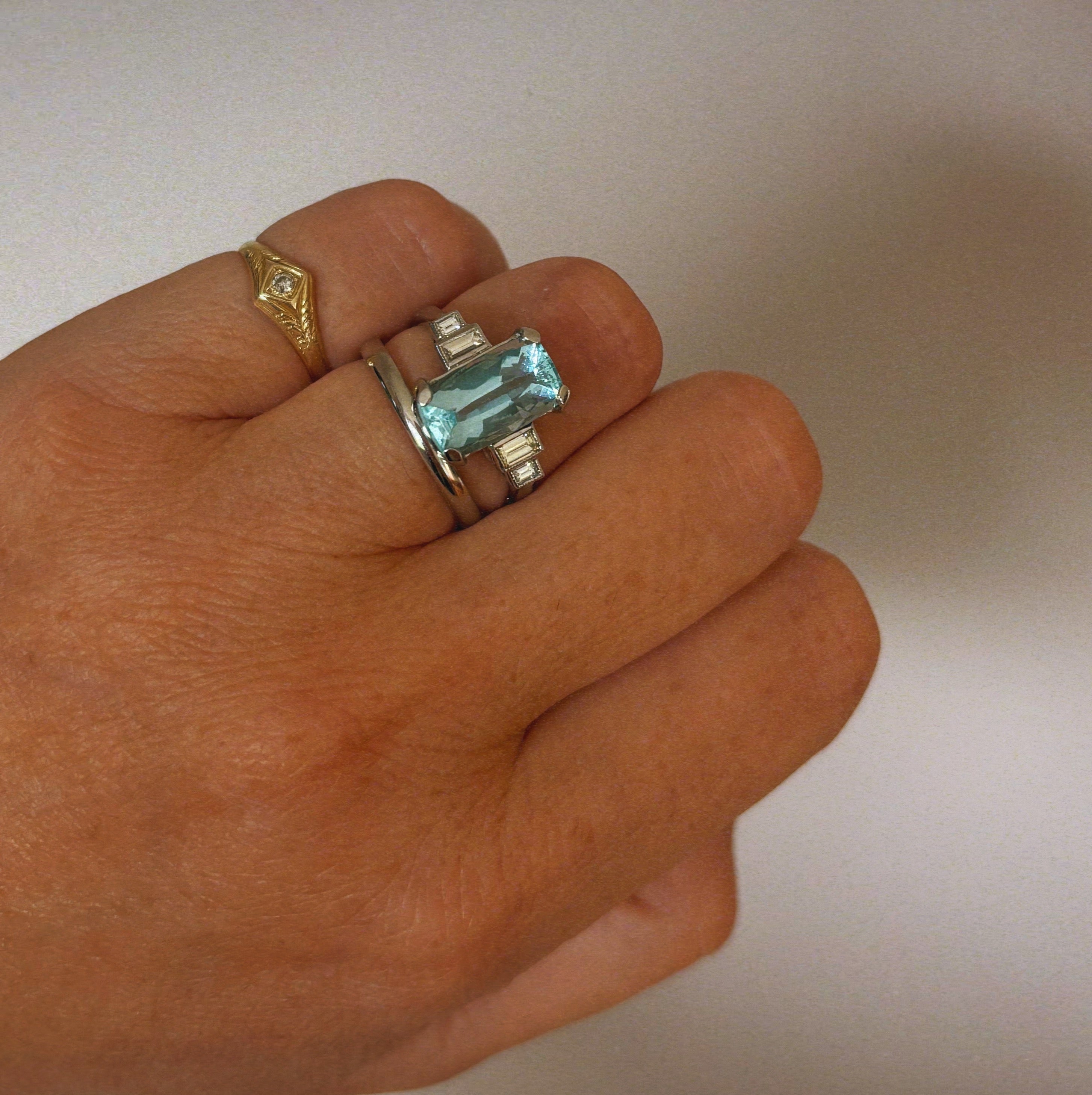 18ct white gold 3.0ct aquamarine and 0.30ct diamond ring