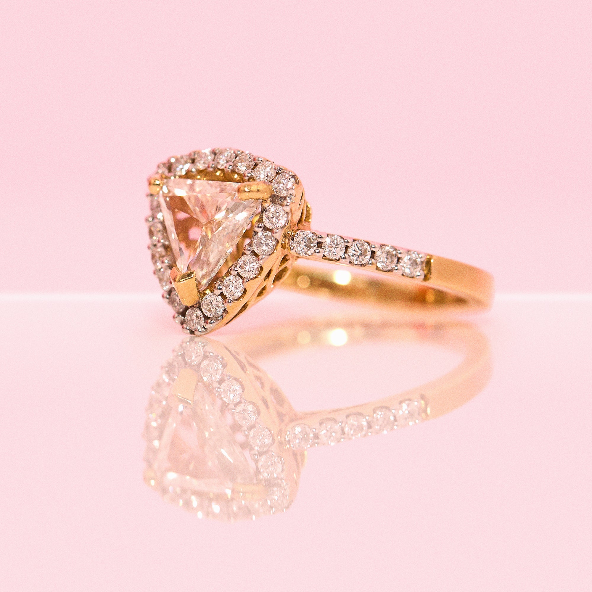 18ct gold trillion diamond ring