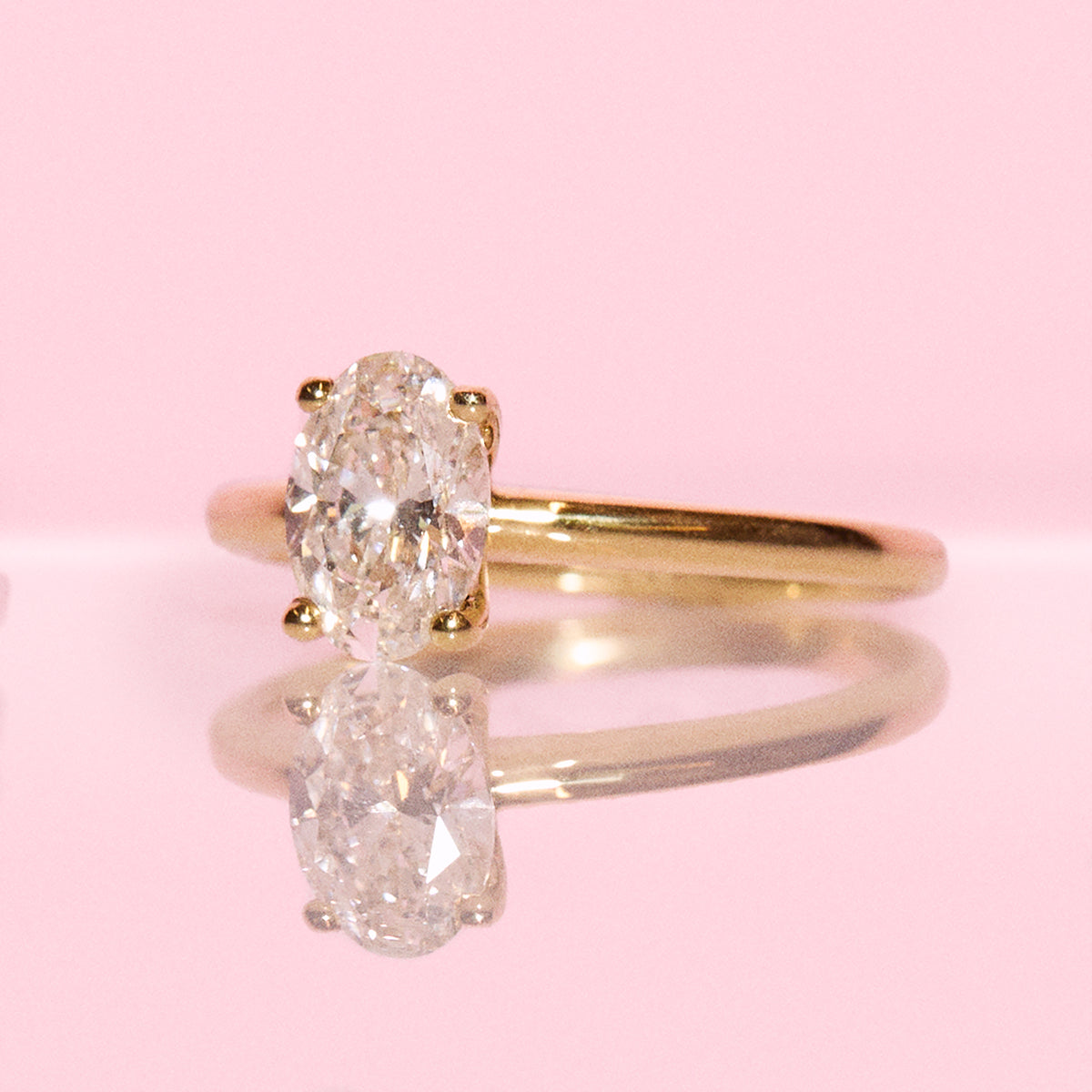 18ct yellow gold 1.15ct oval diamond ring
