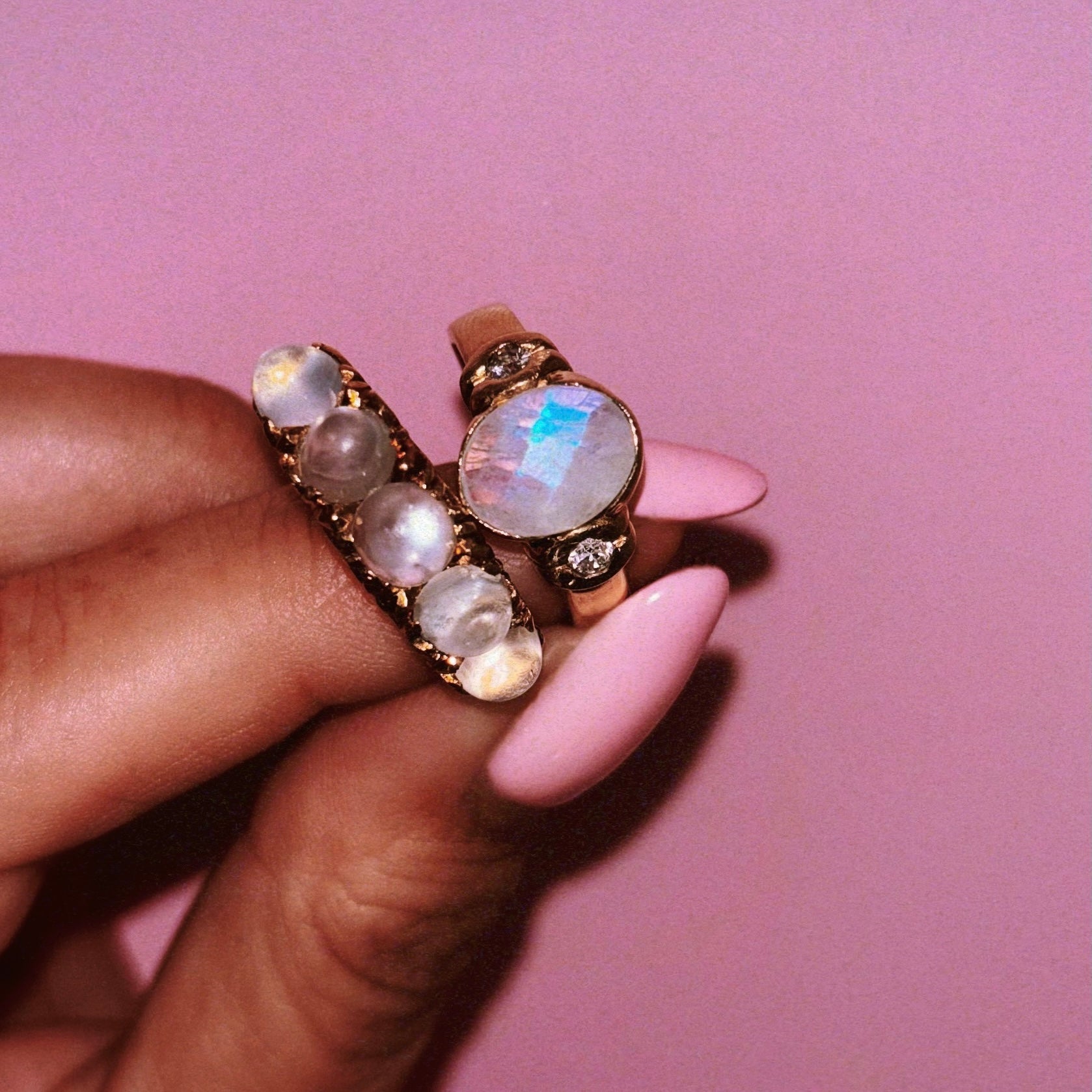 18ct gold Victorian moonstone five stone ring