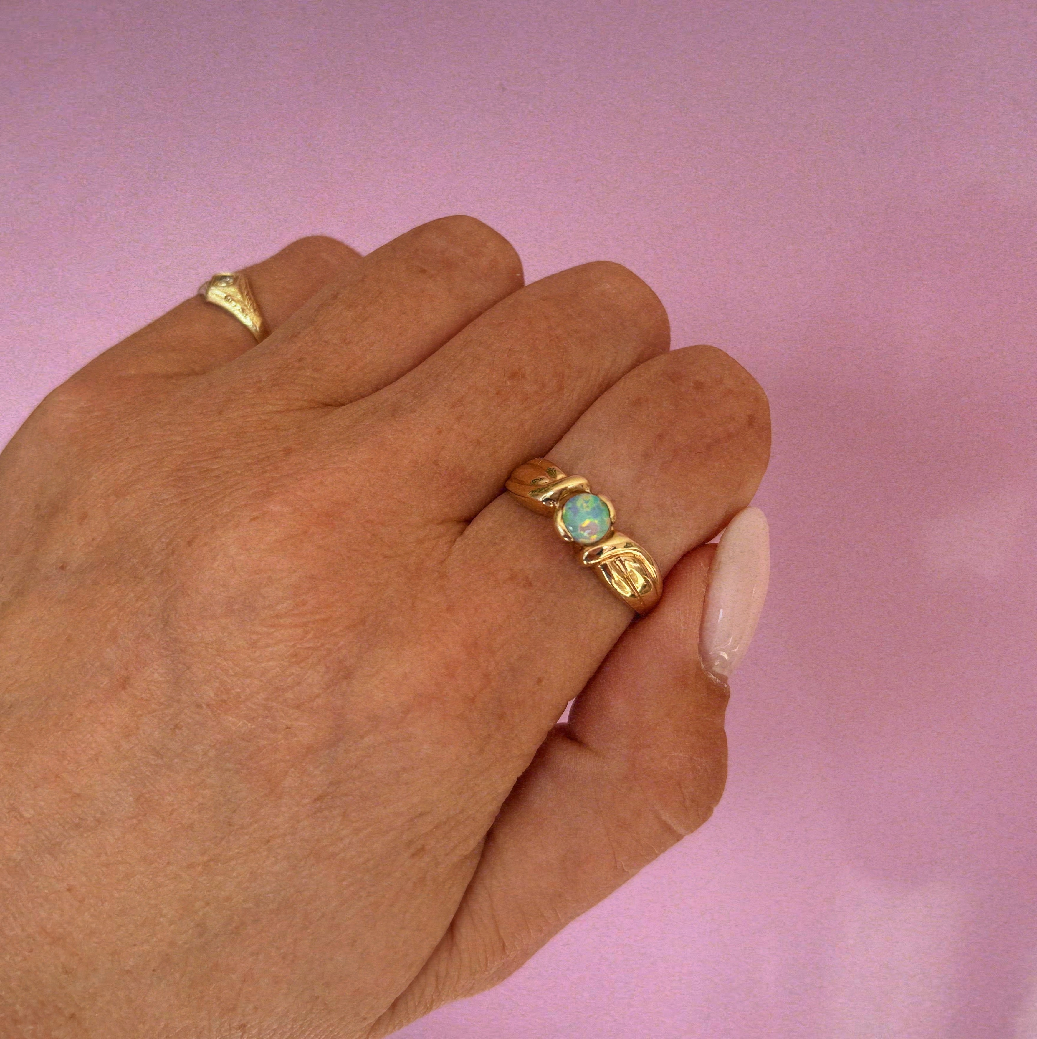 9ct gold opal ring
