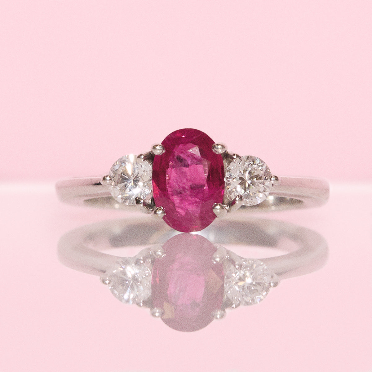 Vintage 18ct gold 1.0ct ruby and 0.40ct diamond pinky ring