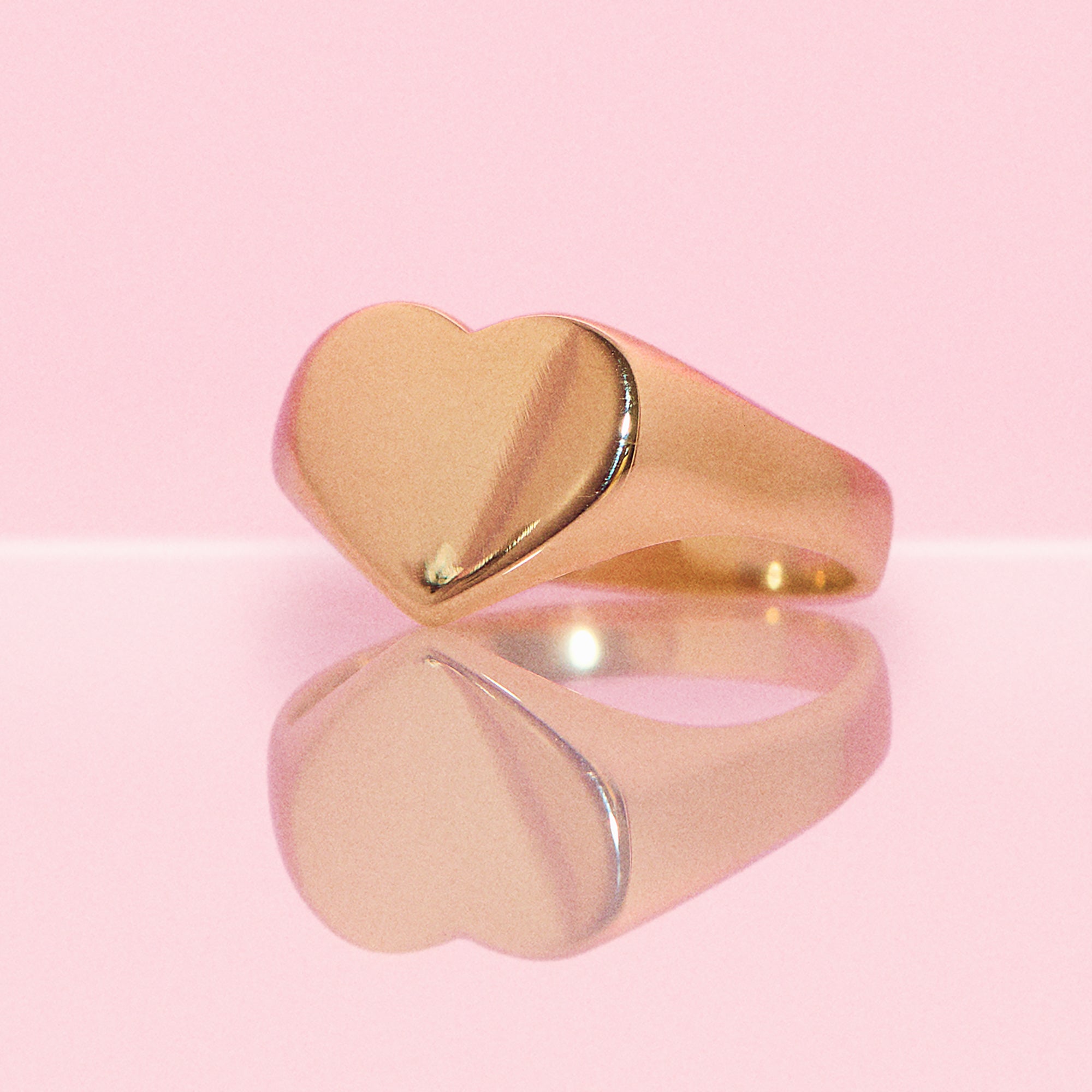9ct gold heart shaped signet ring