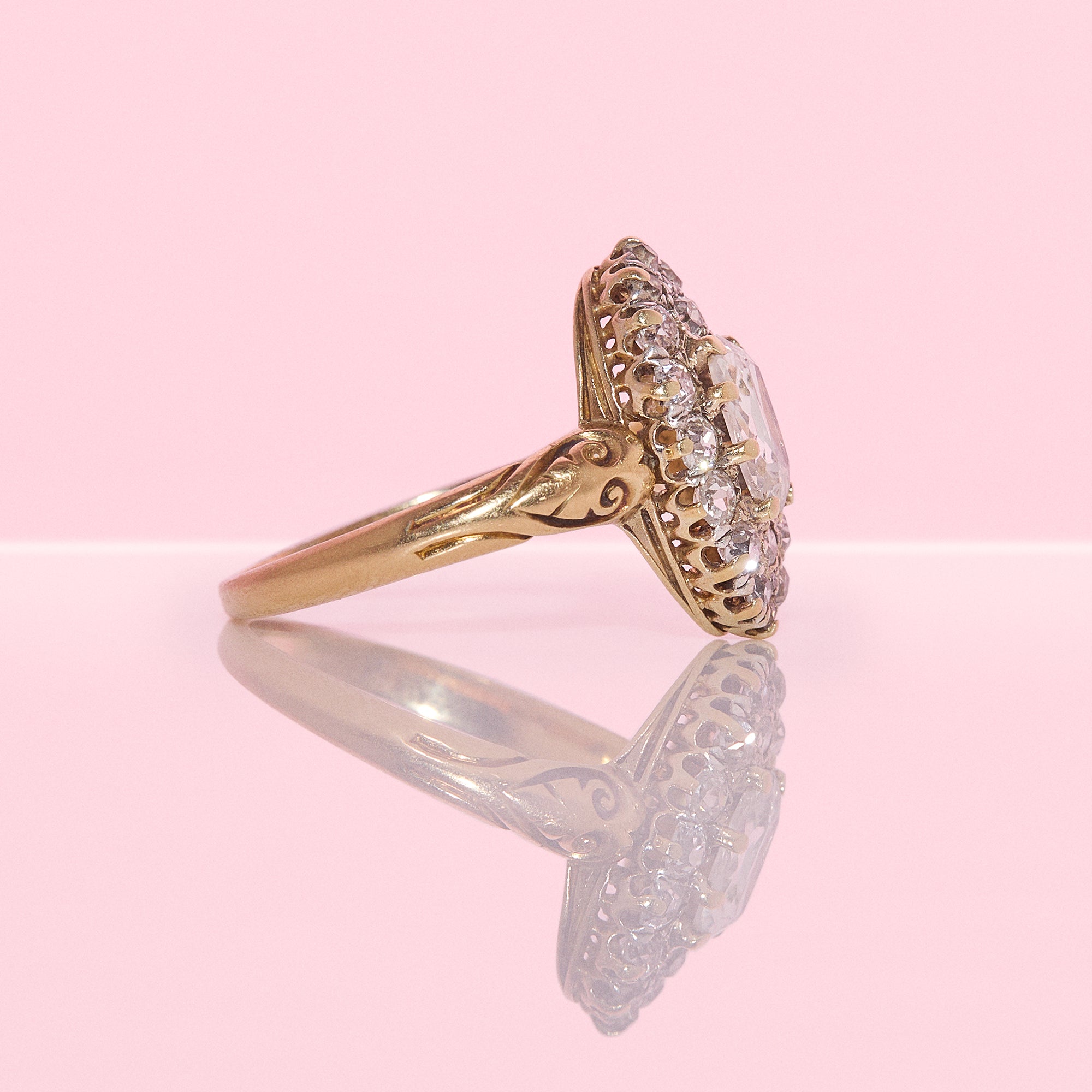 18ct gold diamond marquise ring