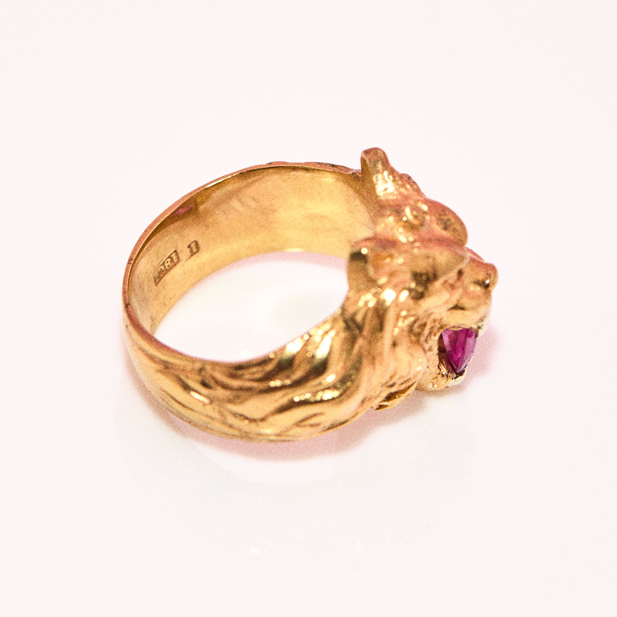 18ct gold pink sapphire lion ring