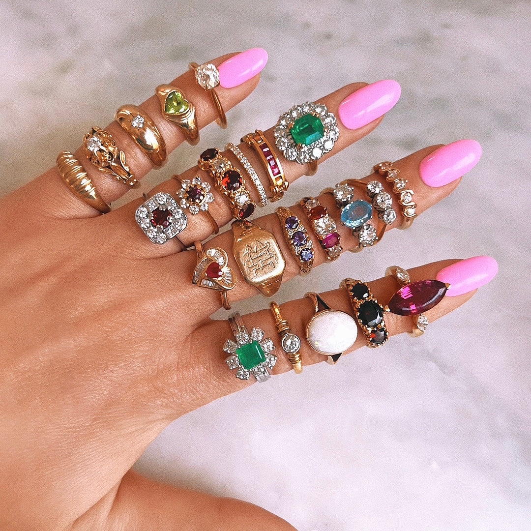 18ct gold carved diamond ring