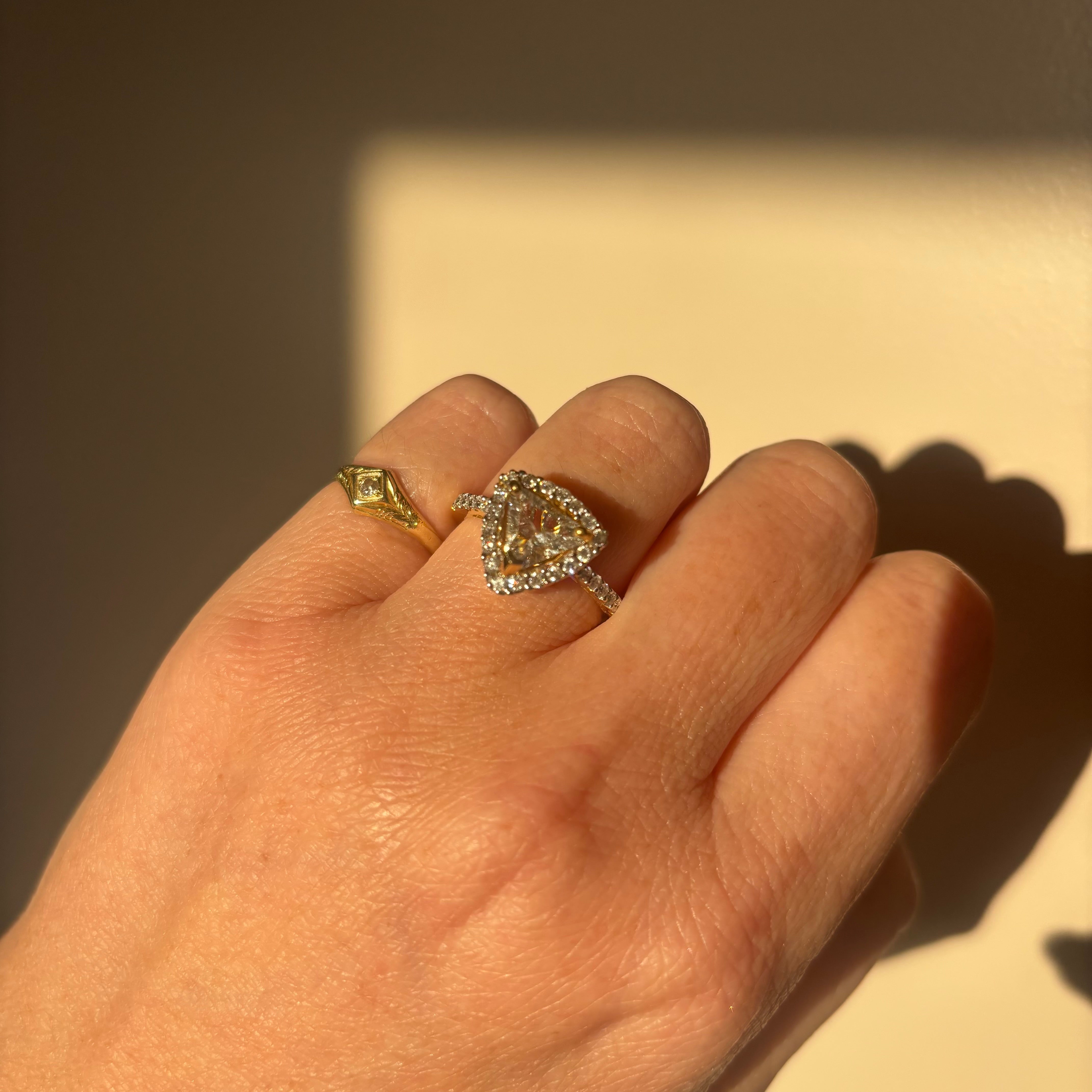 18ct gold 0.90ct trillion diamond ring