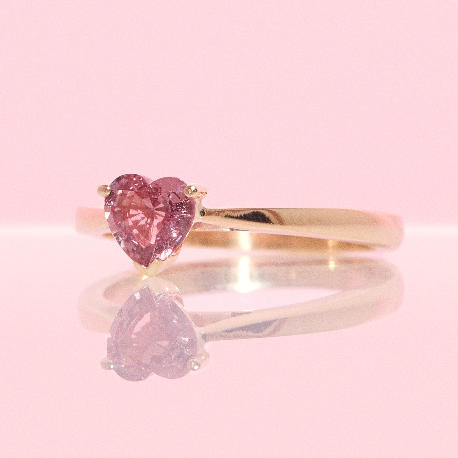 9ct gold heart shaped 0.90ct pink sapphire ring