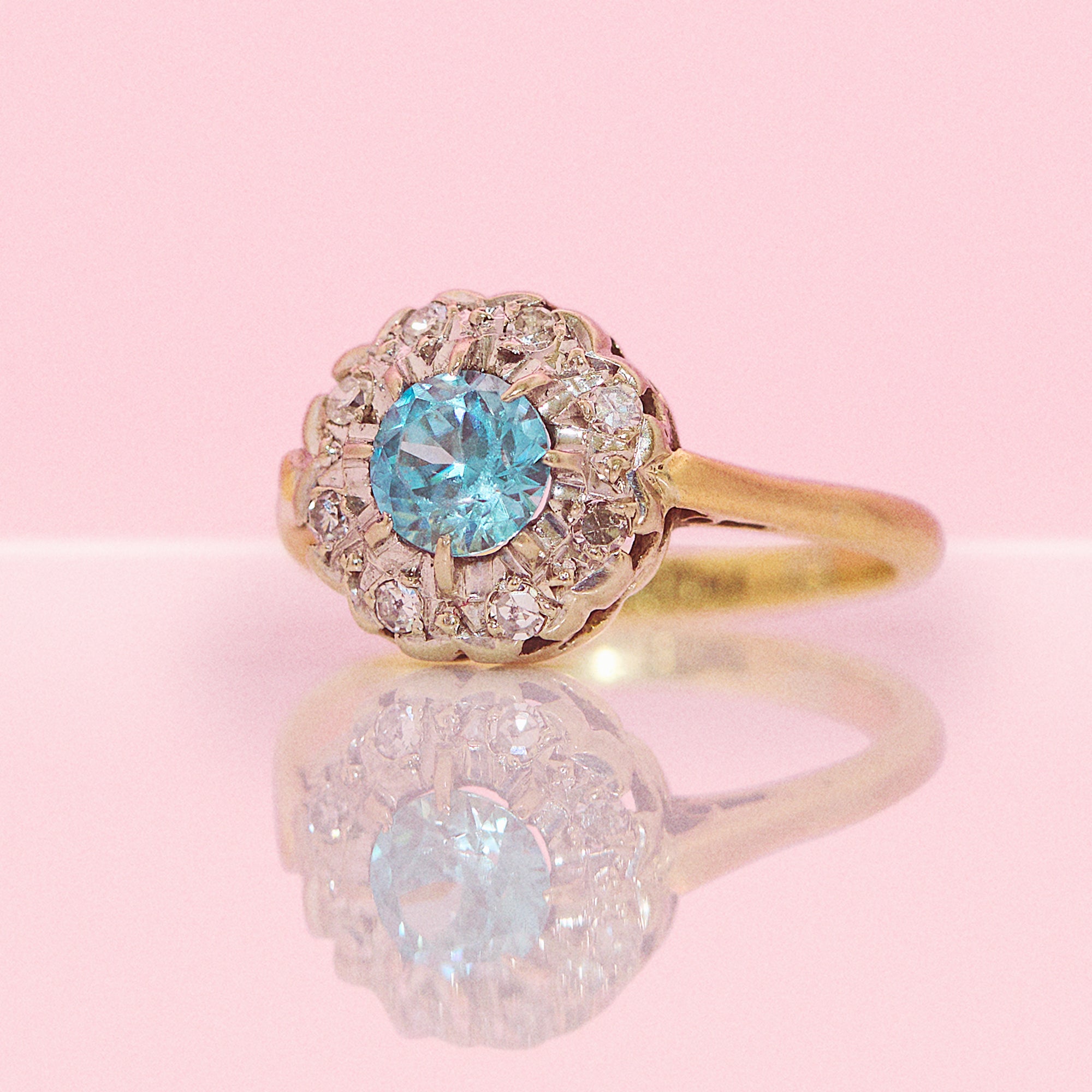 18ct gold zircon and diamond cluster ring