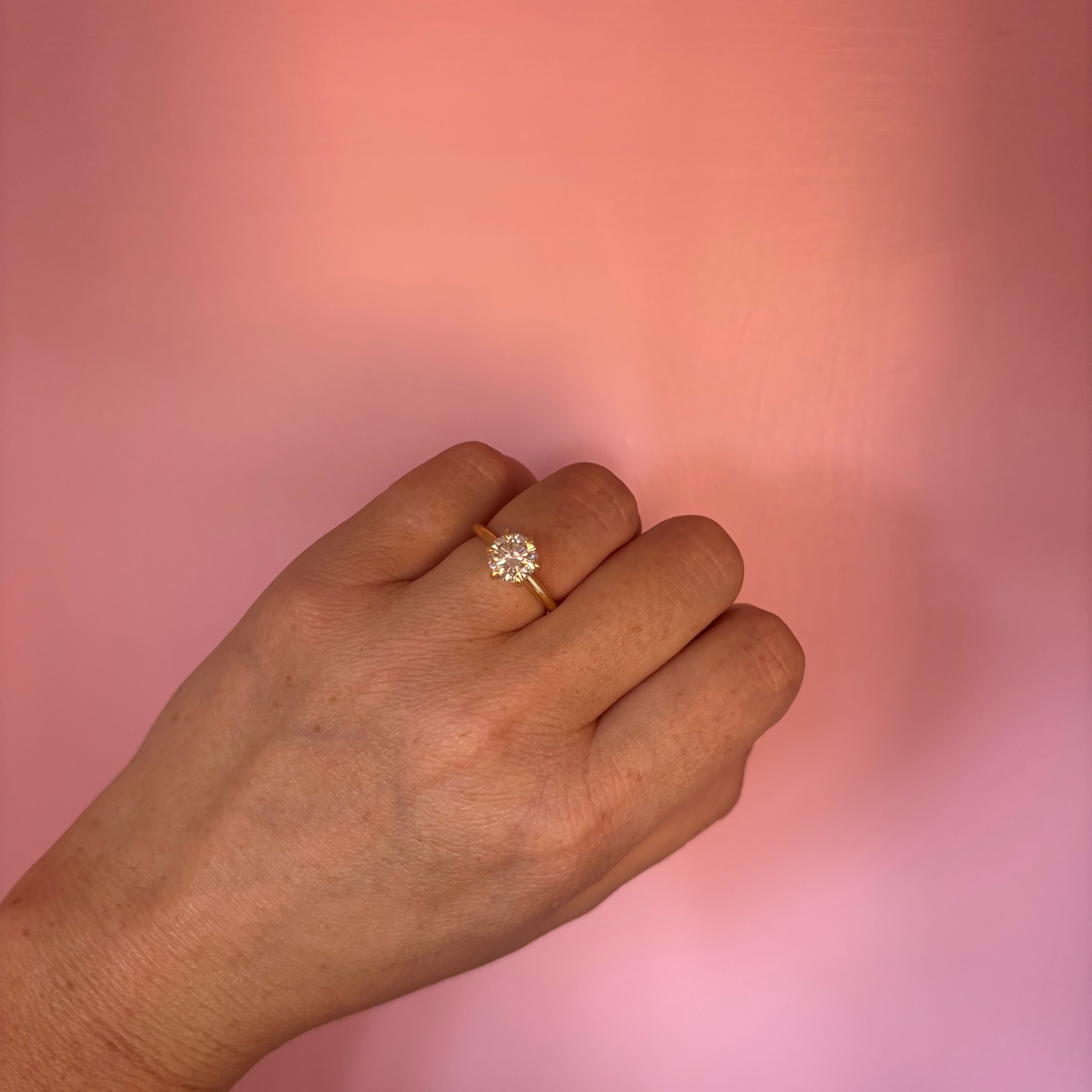 18ct yellow gold 1.56ct round brilliant cut diamond ring