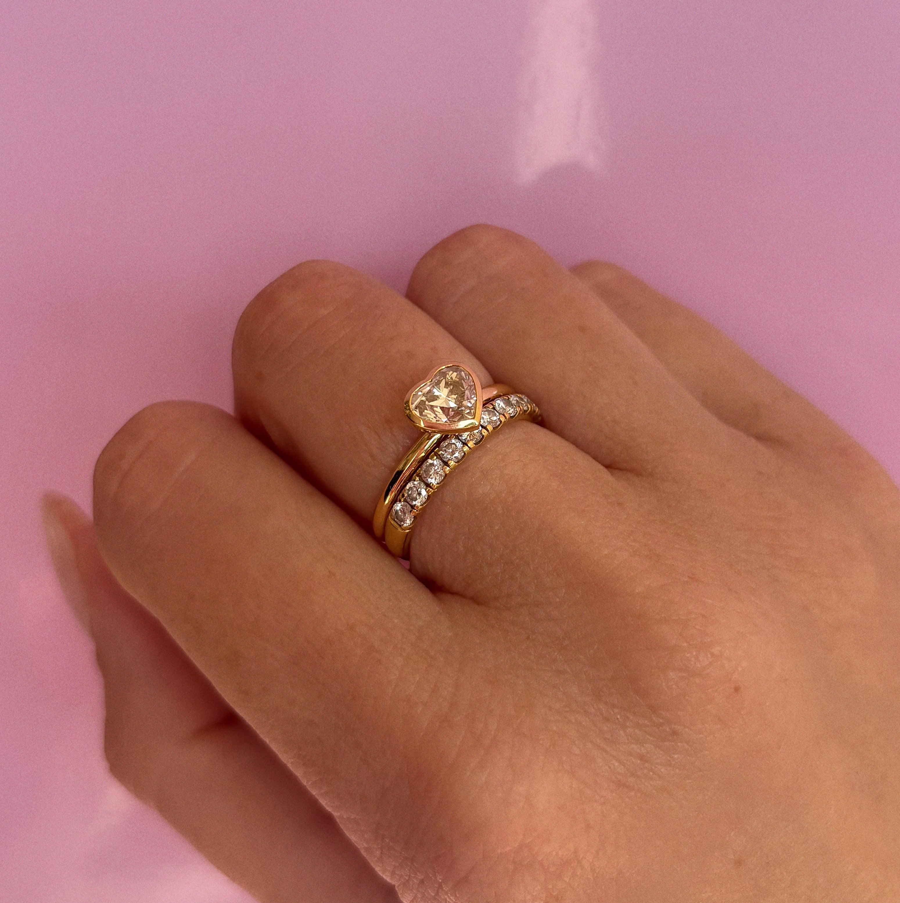 18ct gold bezel set 1.07ct heart-shaped diamond ring